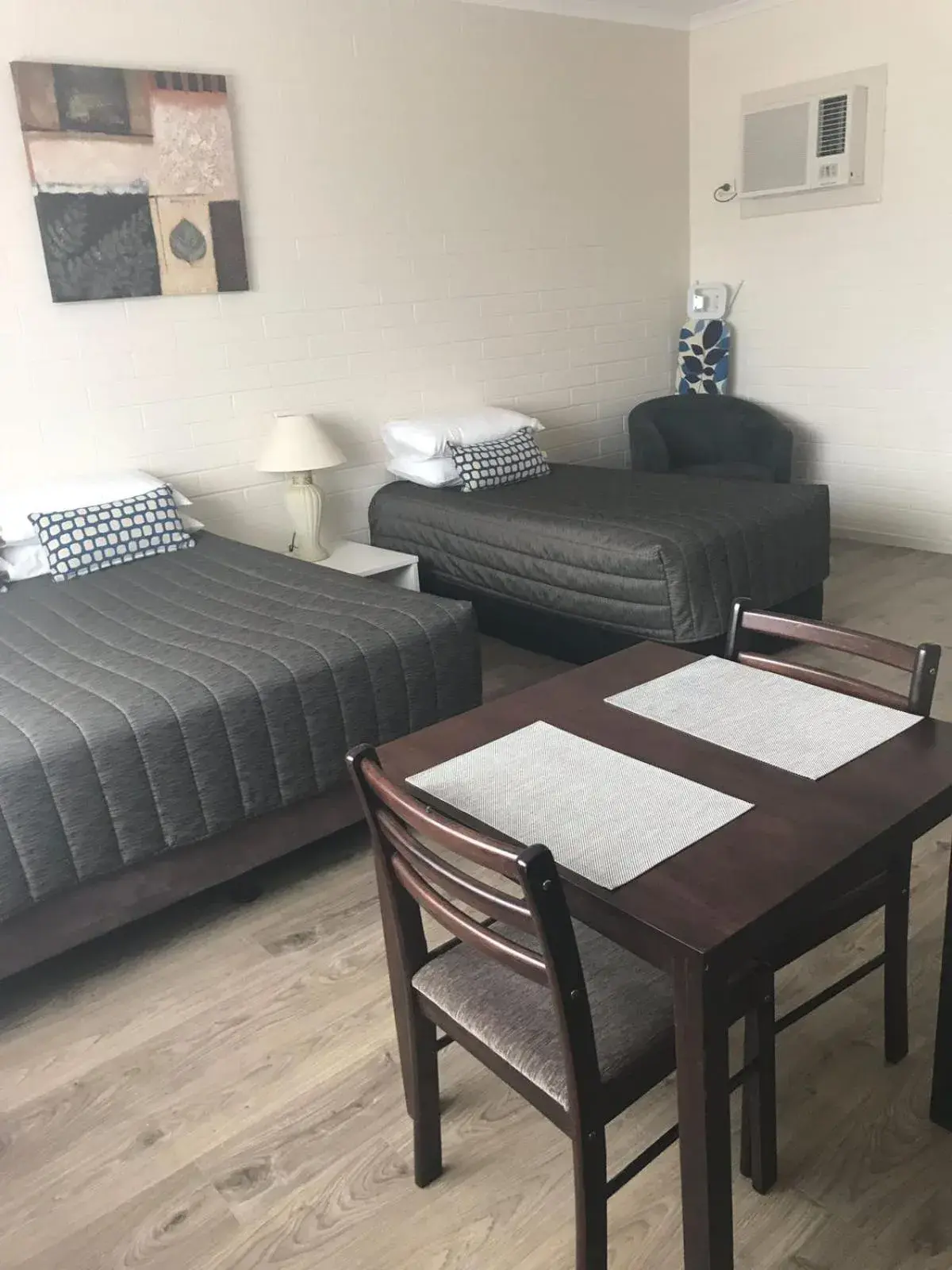 Standard Queen Room with Ensuite in Pampas Motel Port Augusta Standard Queen Room with Ensuite in Pampas Motel Port Augusta