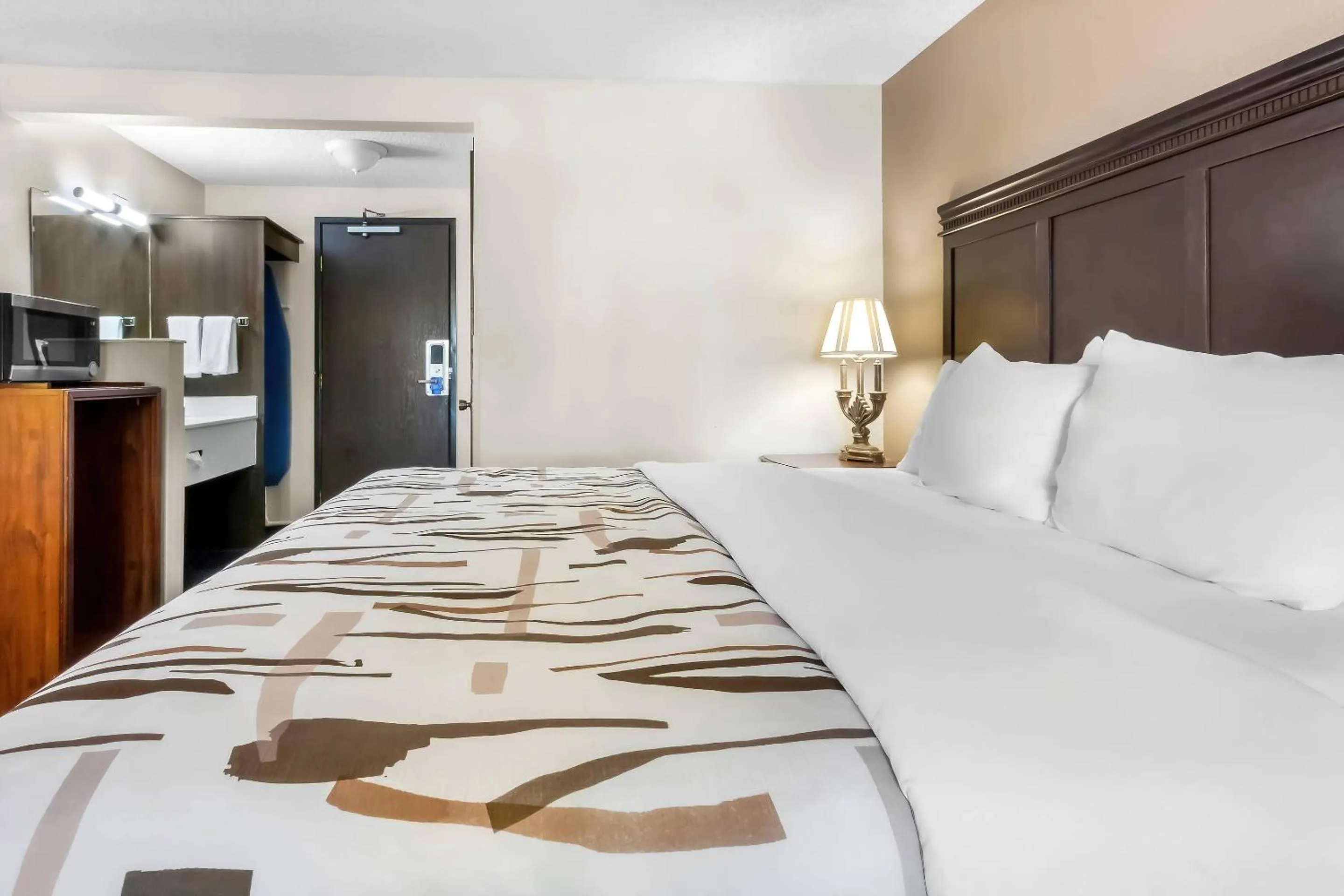 Bedroom, Bed in Rodeway Inn Helena