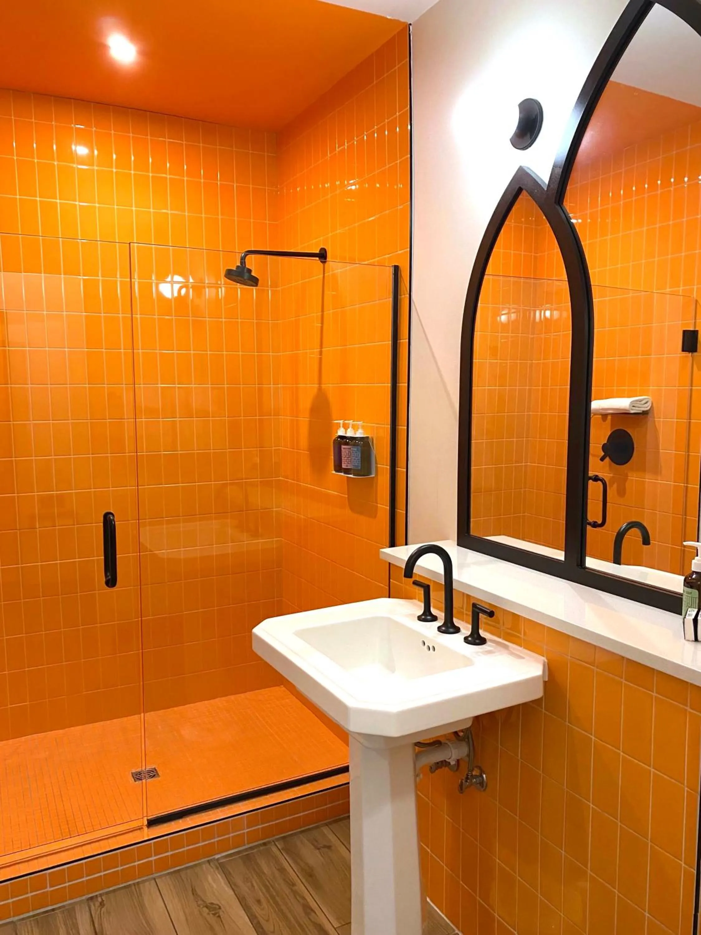 Shower in The Russell