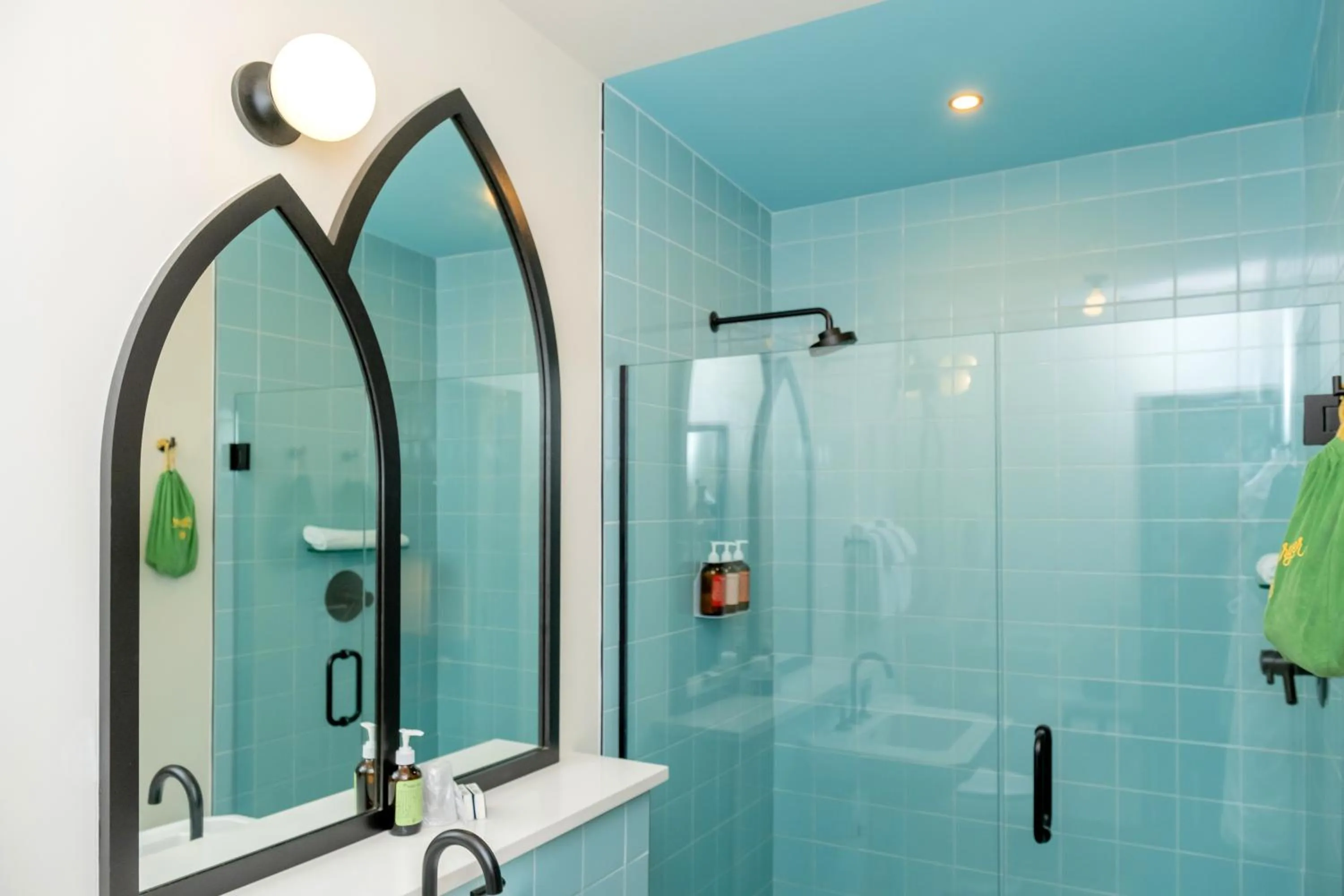 Shower in The Russell