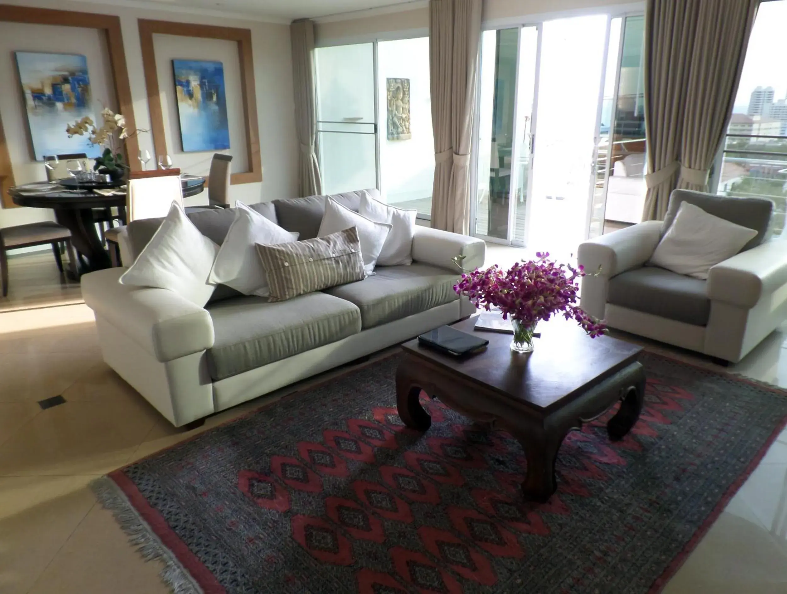 Two-Bedroom Apartment in Westbury Residence Two-Bedroom Apartment in Westbury Residence