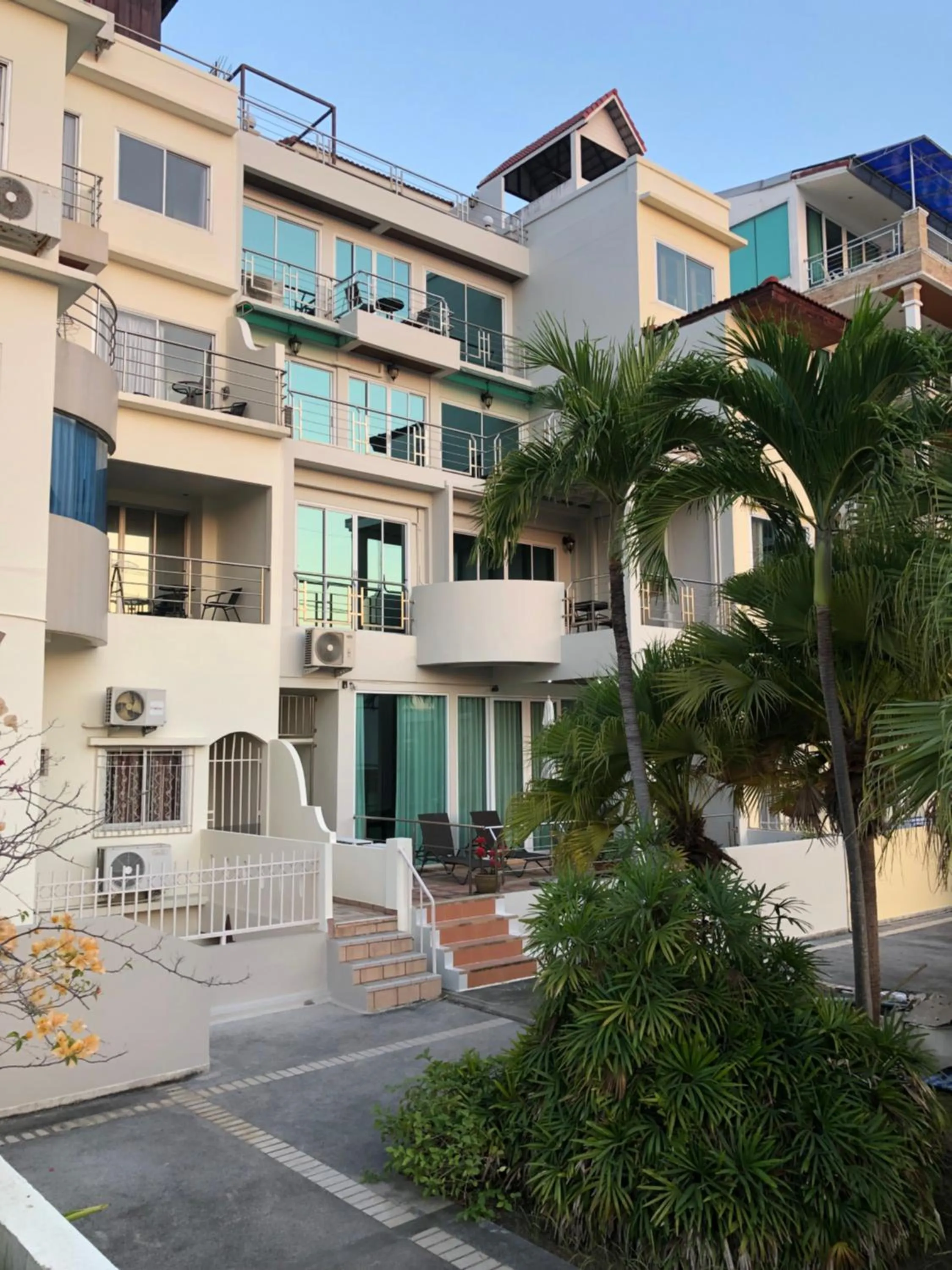 Property building in Westbury Residence