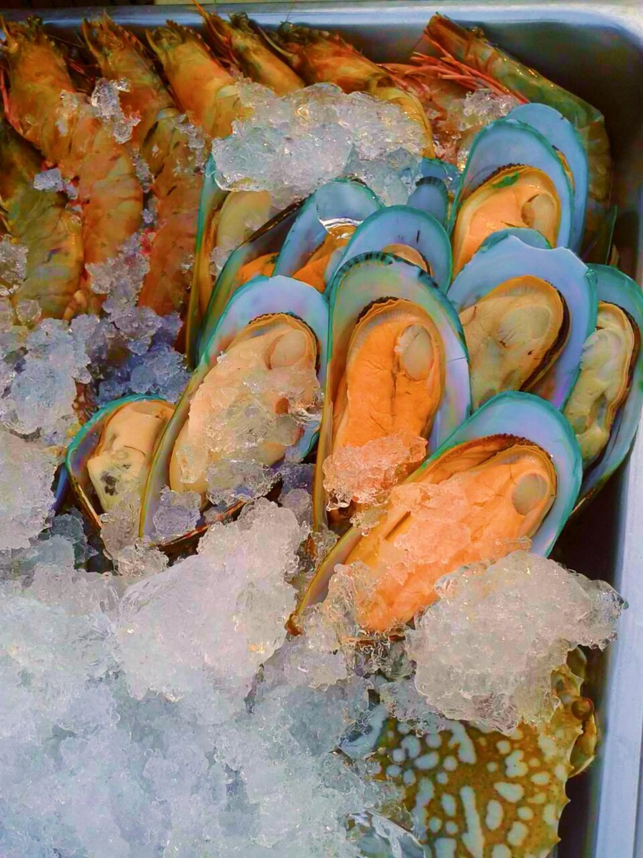 Food and drinks in Dhevan Dara Beach Villa Kuiburi