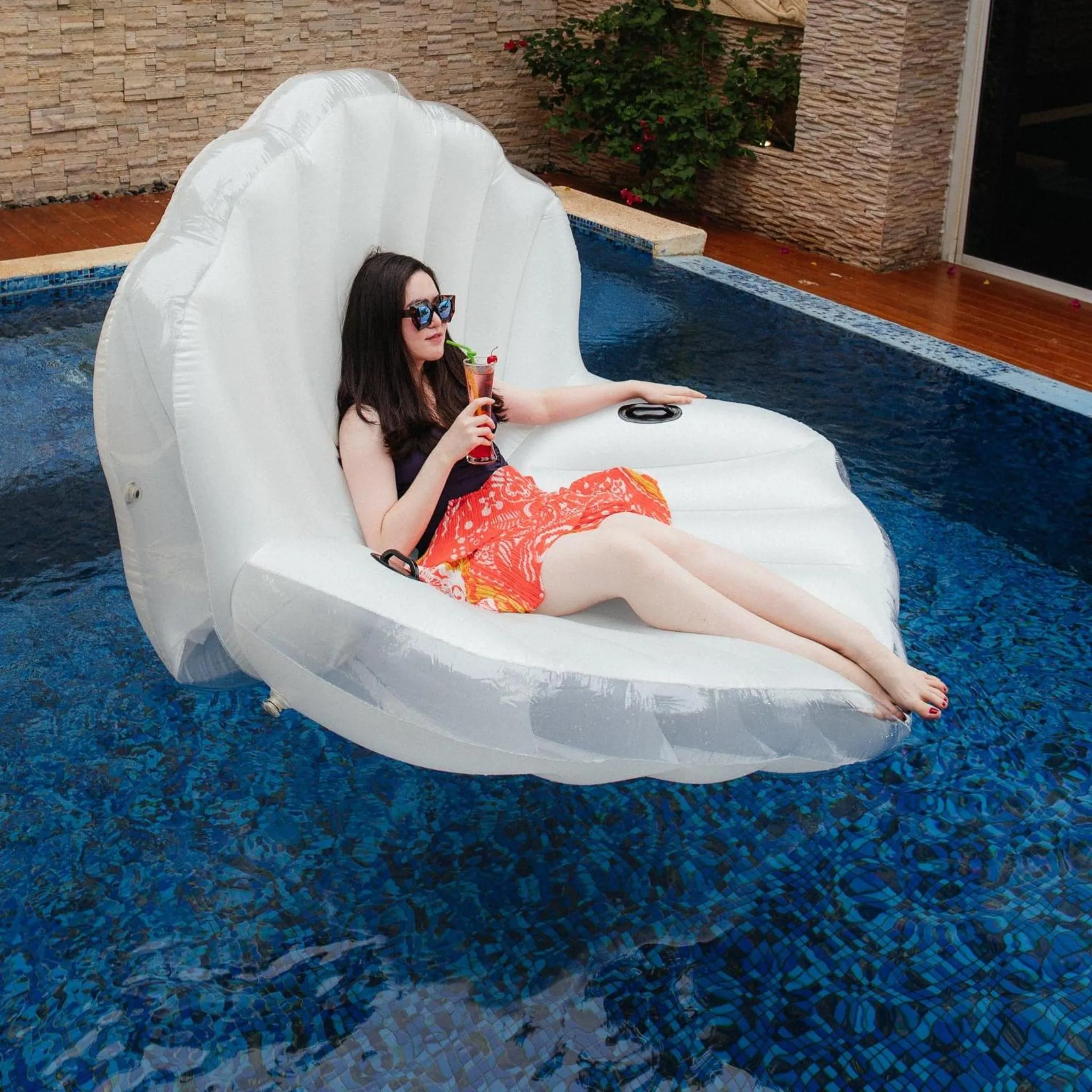 Swimming pool in Dhevan Dara Beach Villa Kuiburi