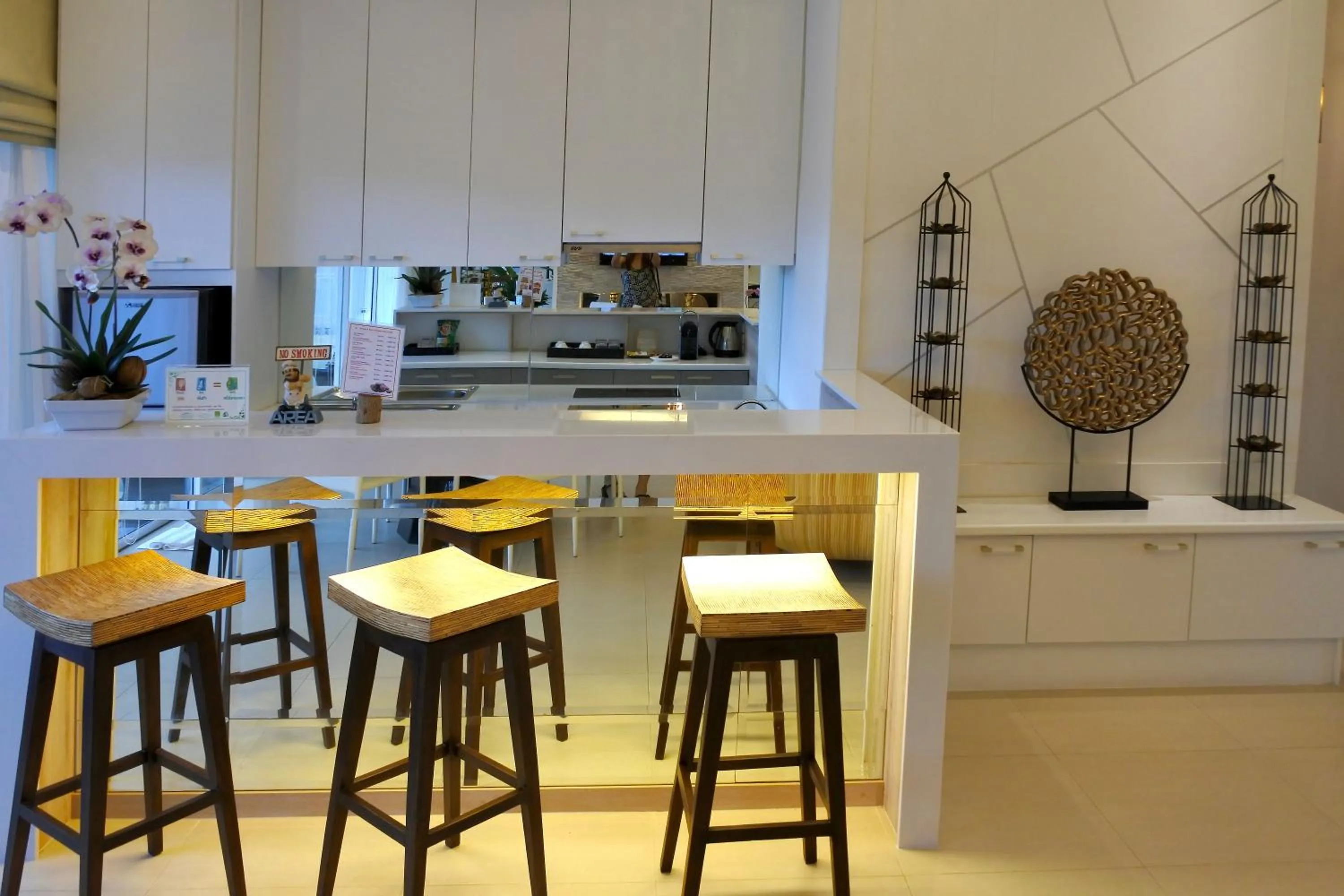 Dining area in Dhevan Dara Beach Villa Kuiburi