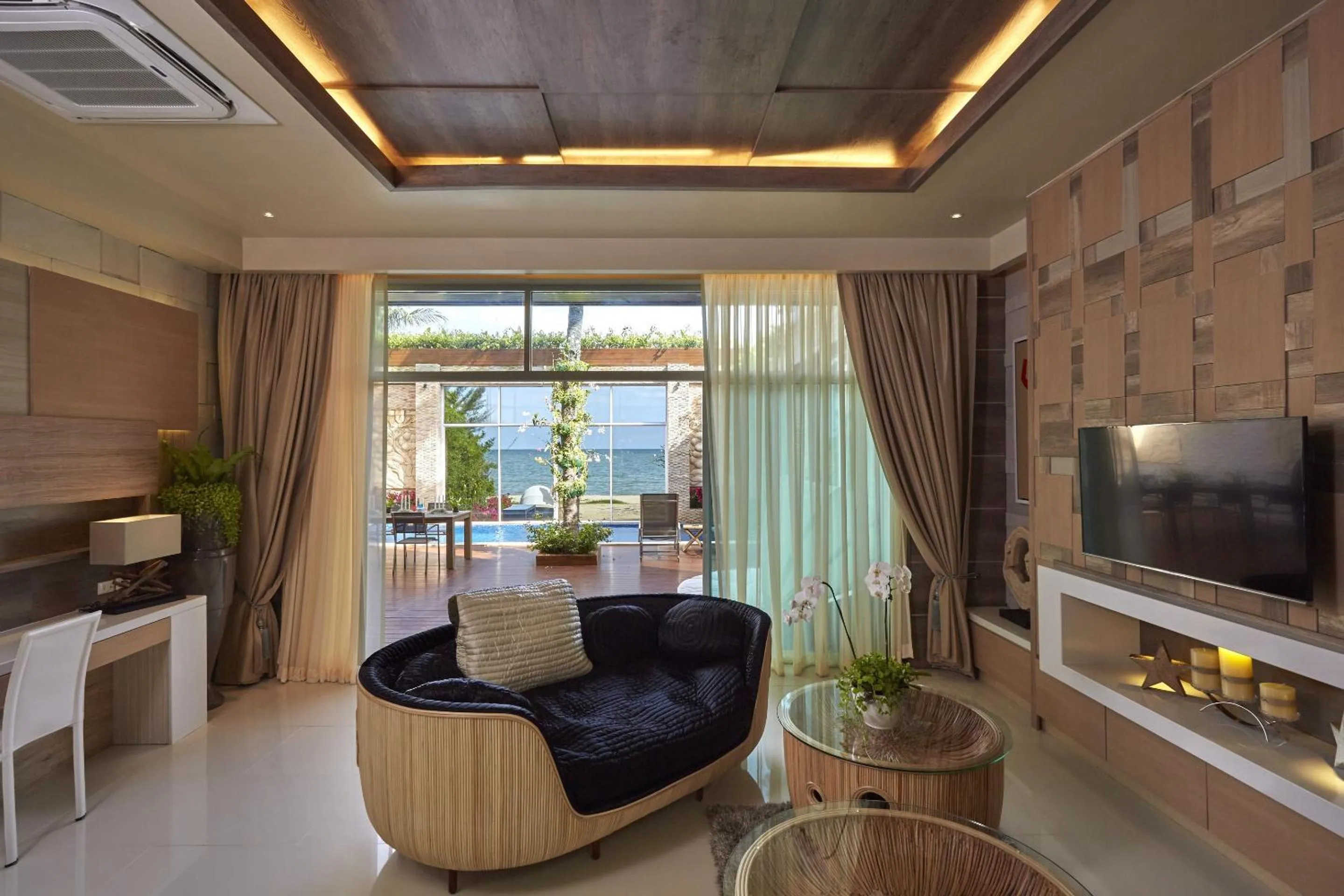 Day in Dhevan Dara Beach Villa Kuiburi