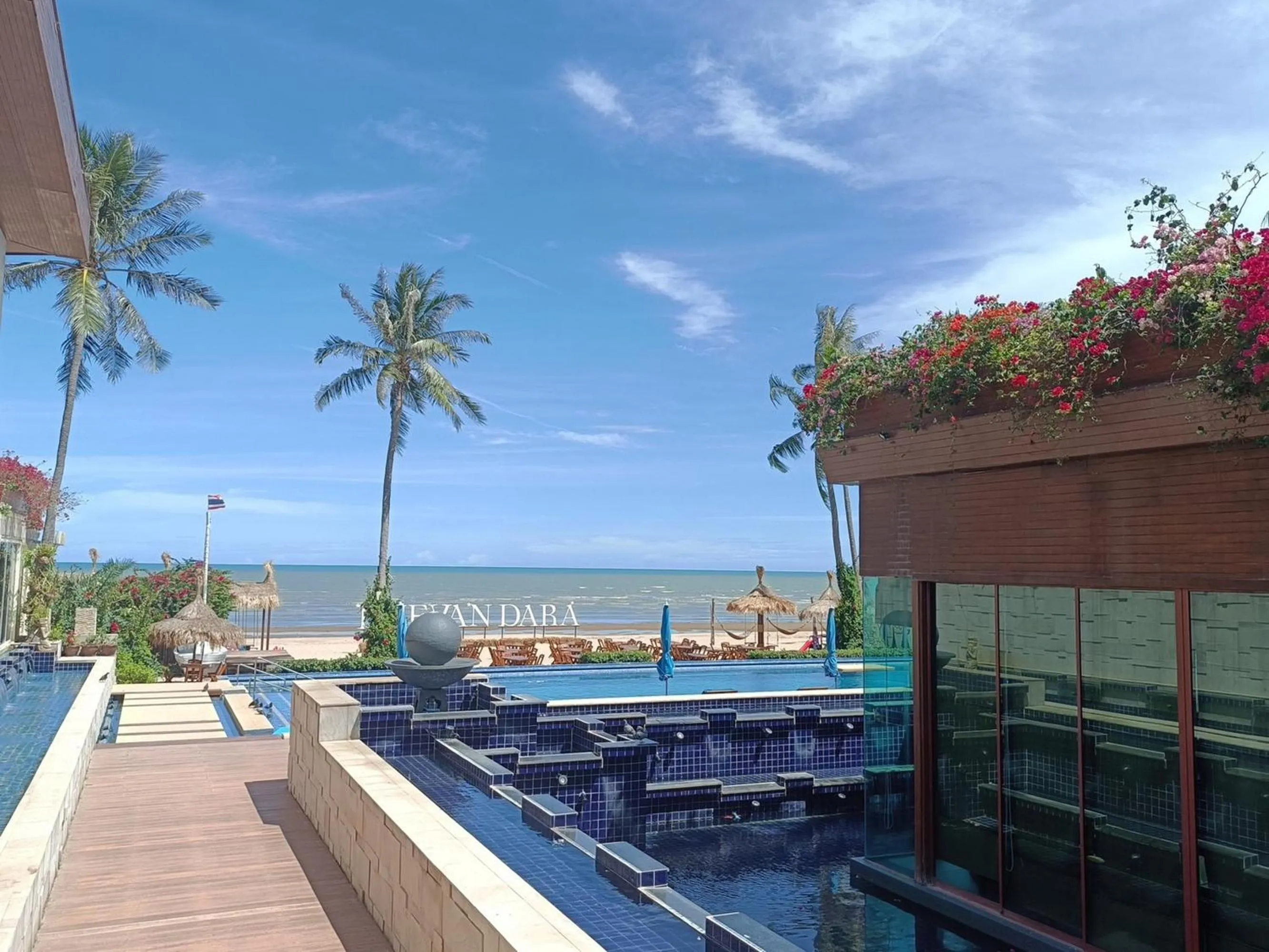 Lounge or bar in Dhevan Dara Beach Villa Kuiburi