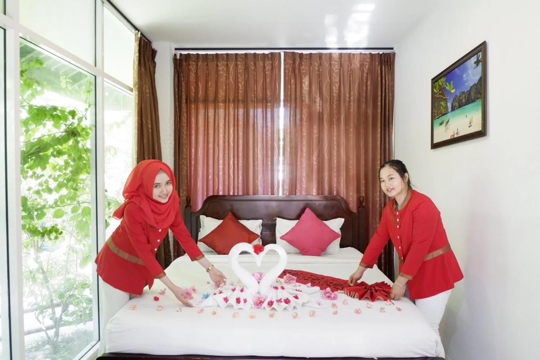 Staff, Bed in Phi Phi Maiyada Resort