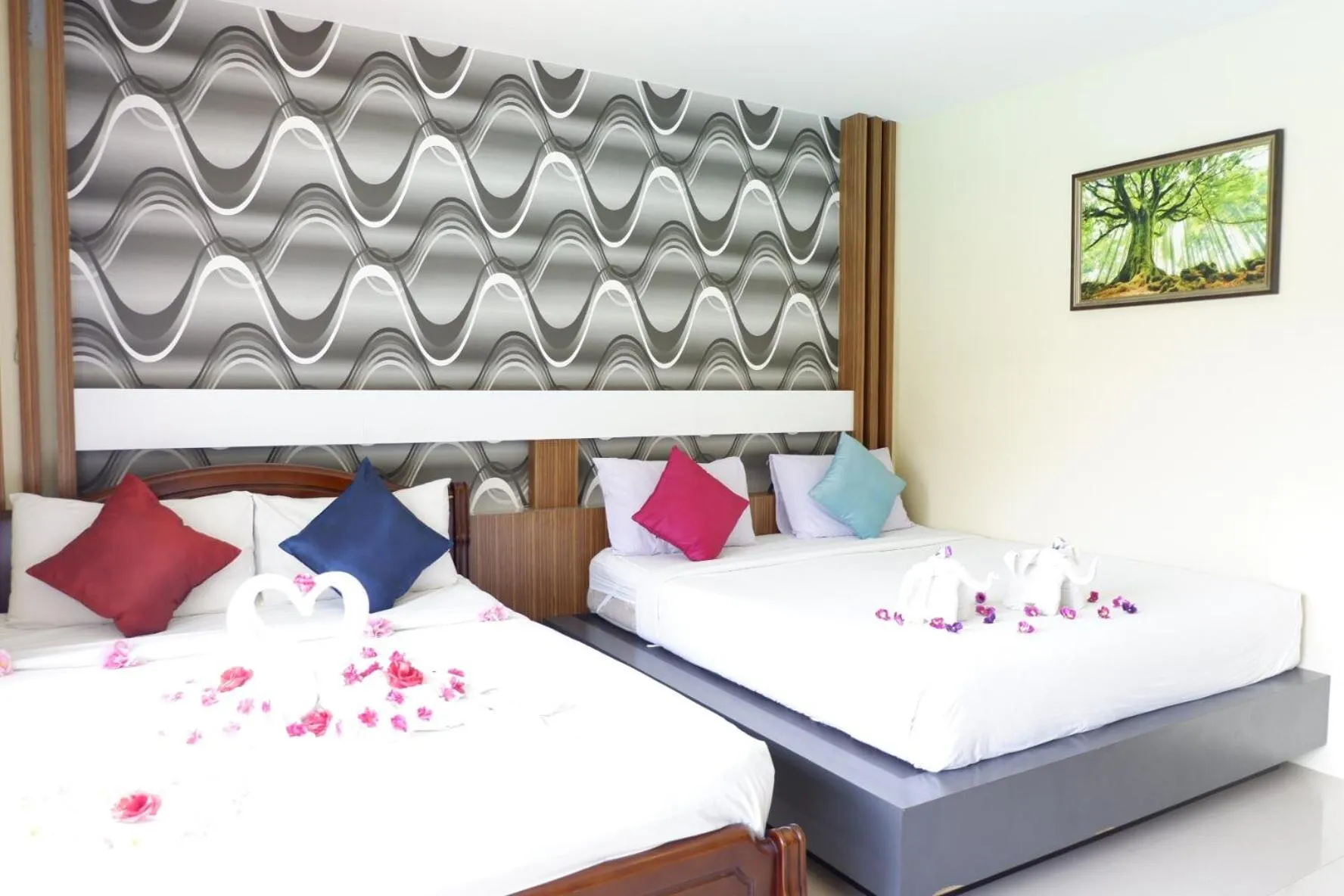 Bedroom, Bed in Phi Phi Maiyada Resort