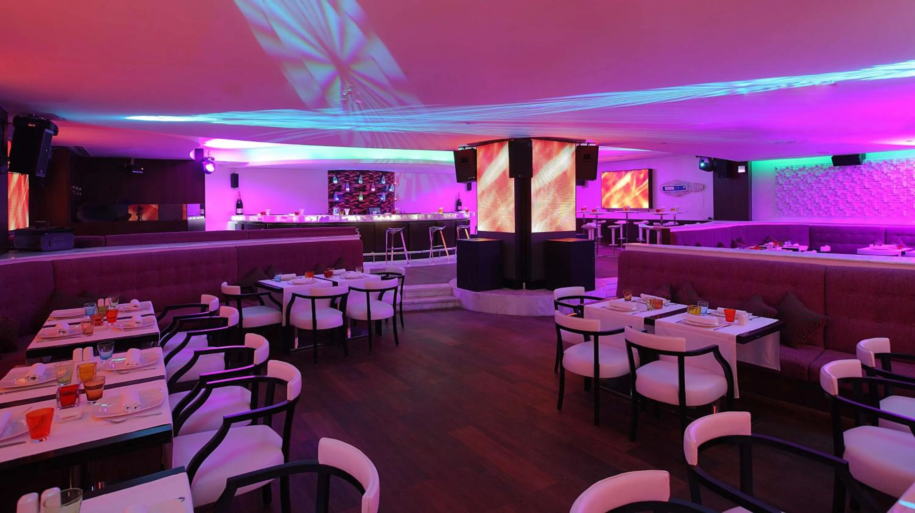 Lounge or bar in Hilton Alexandria Corniche Hotel