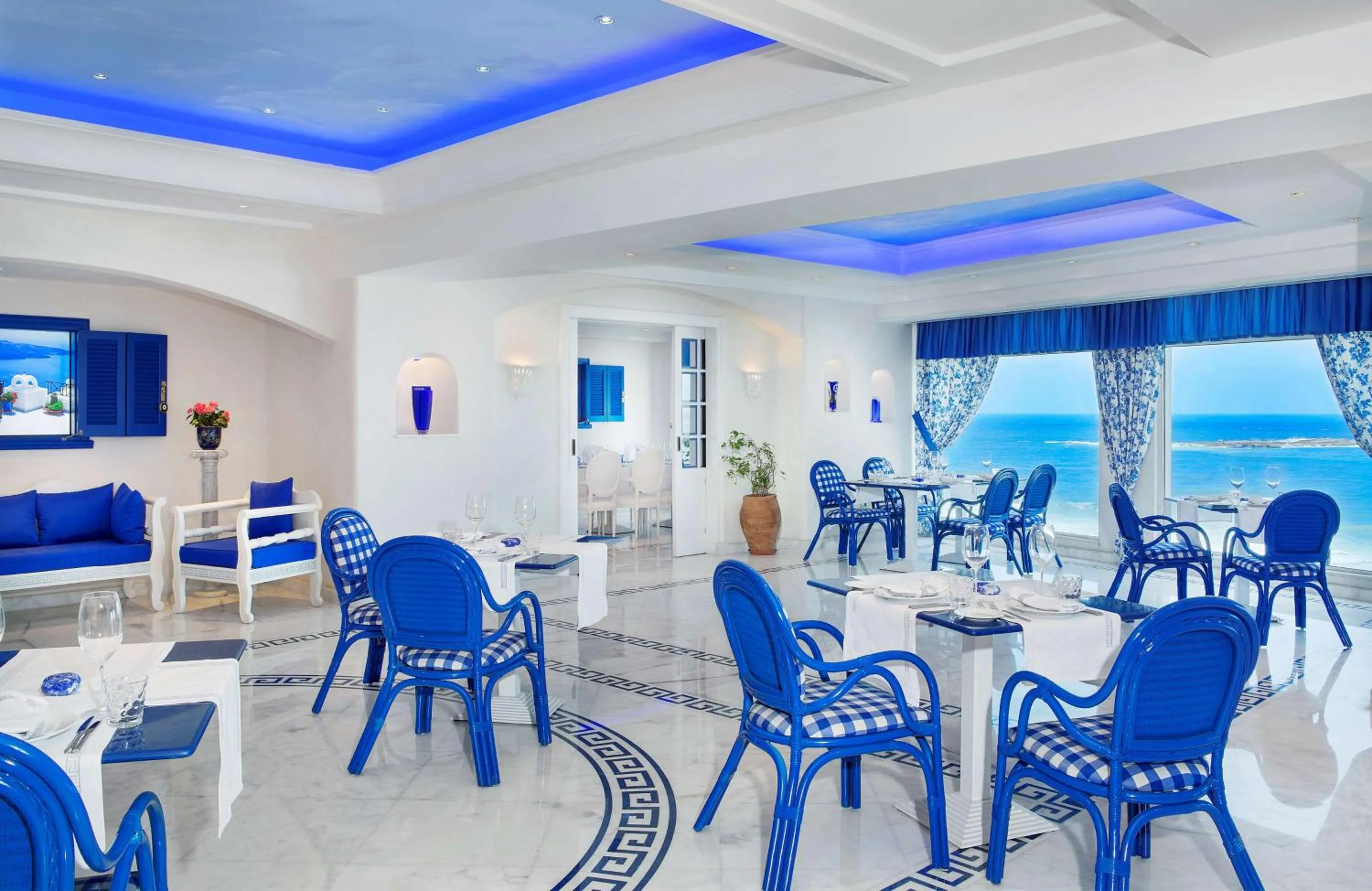 Restaurant/places to eat in Hilton Alexandria Corniche Hotel