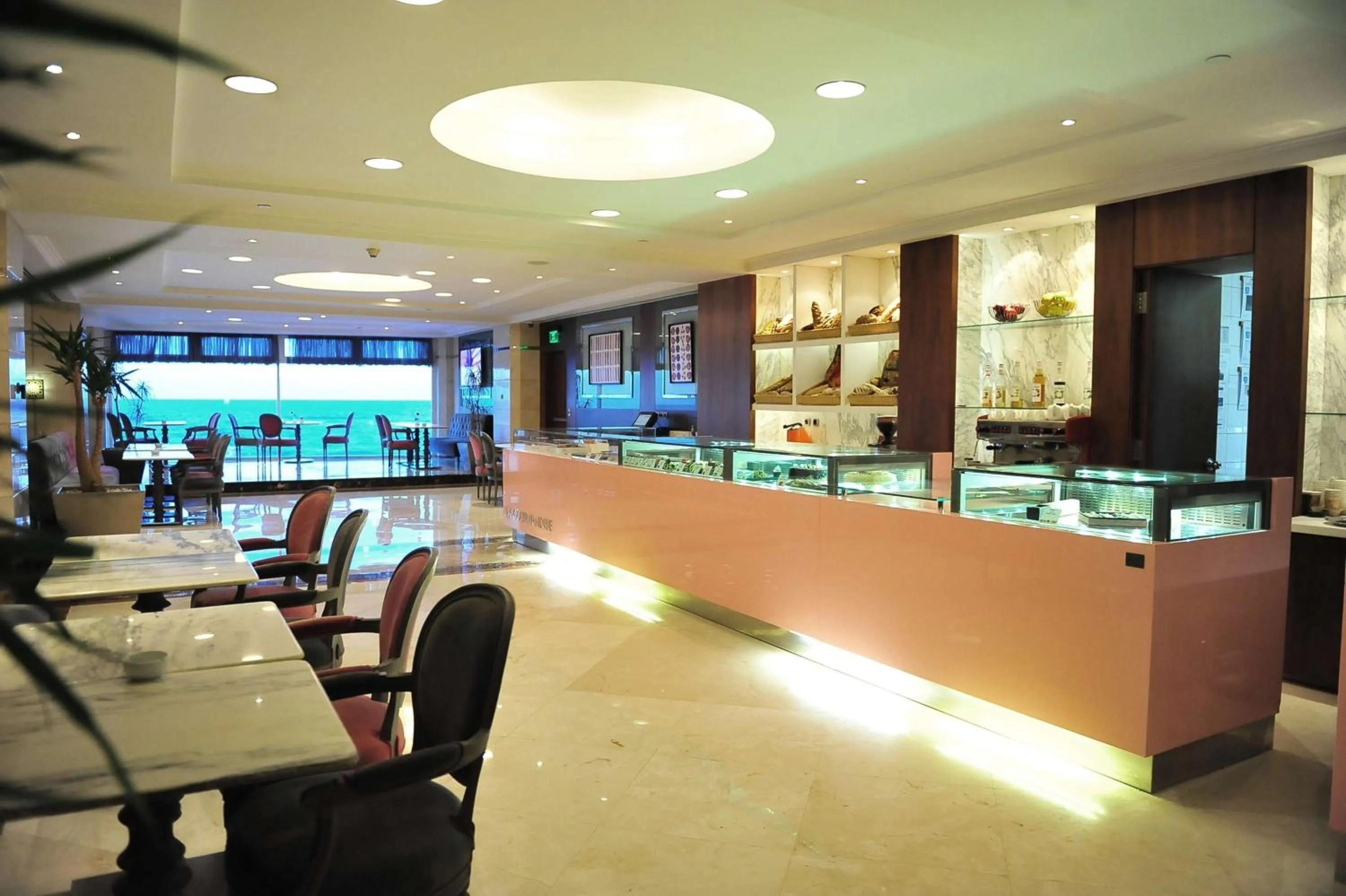 Restaurant/places to eat in Hilton Alexandria Corniche Hotel