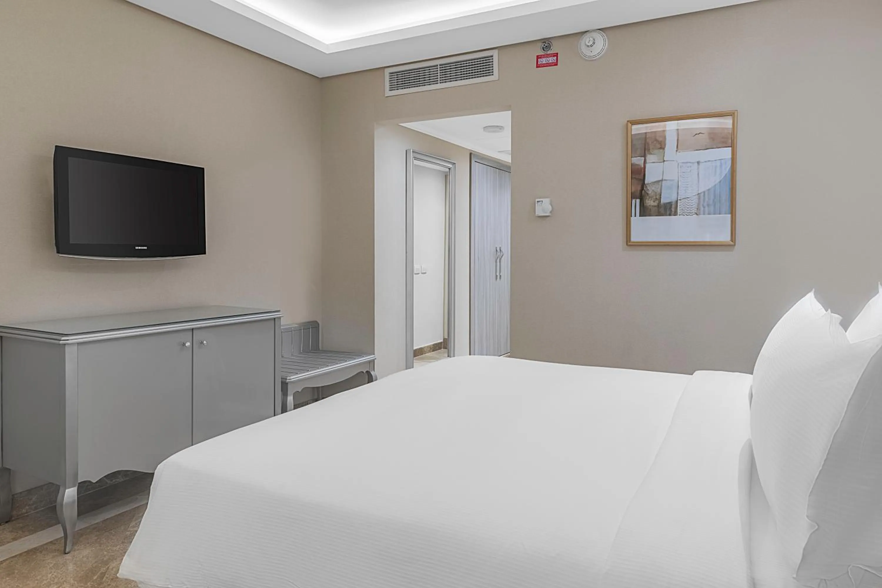 TV and multimedia, Bed in Hilton Alexandria Corniche Hotel