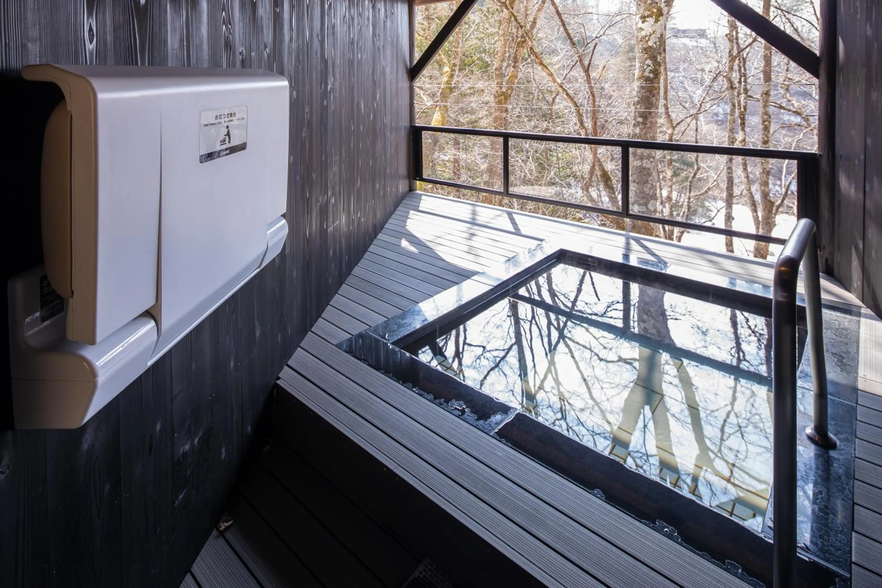 Open Air Bath in Tateshina Shinyu Onsen