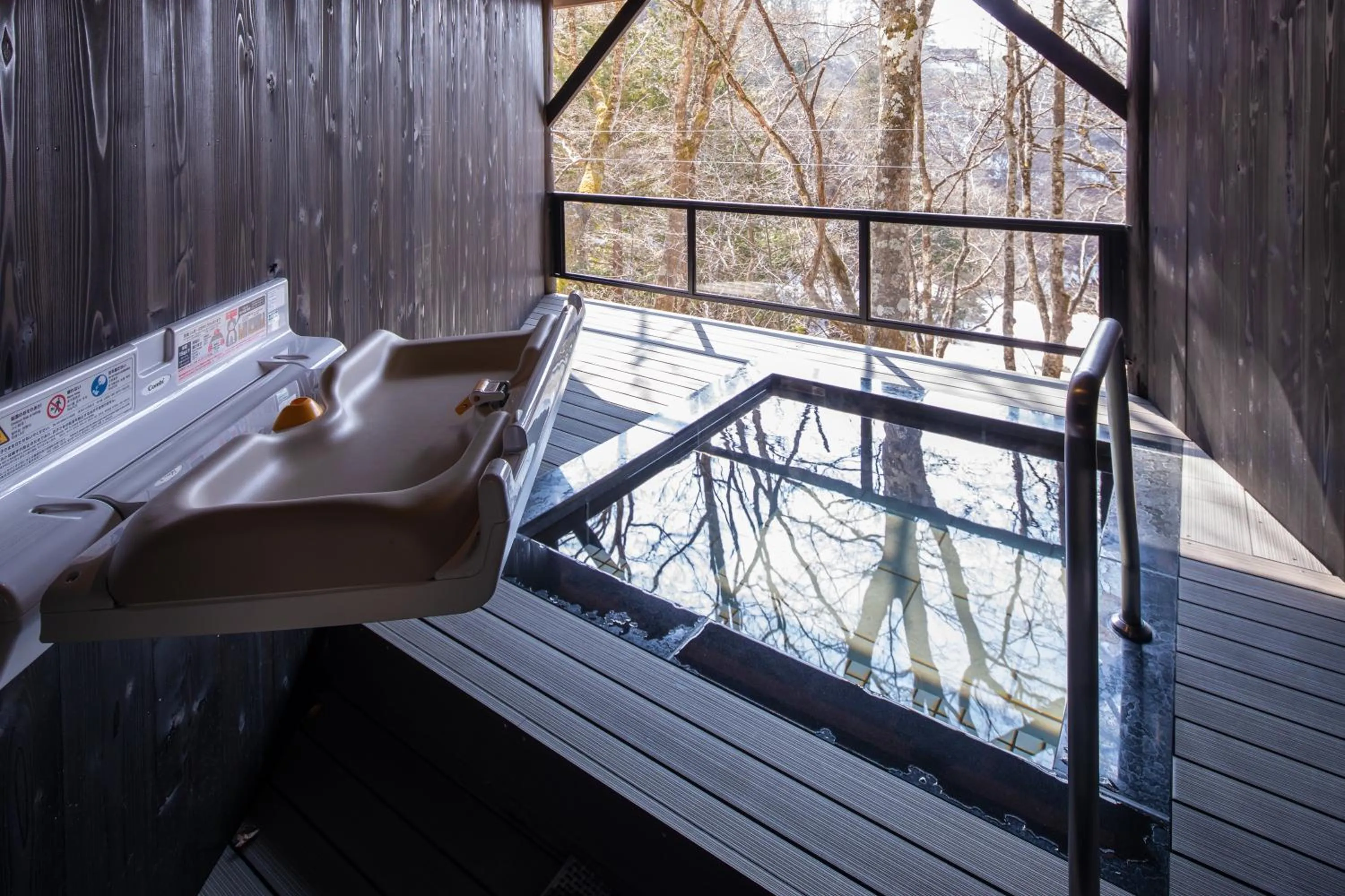 Open Air Bath in Tateshina Shinyu Onsen