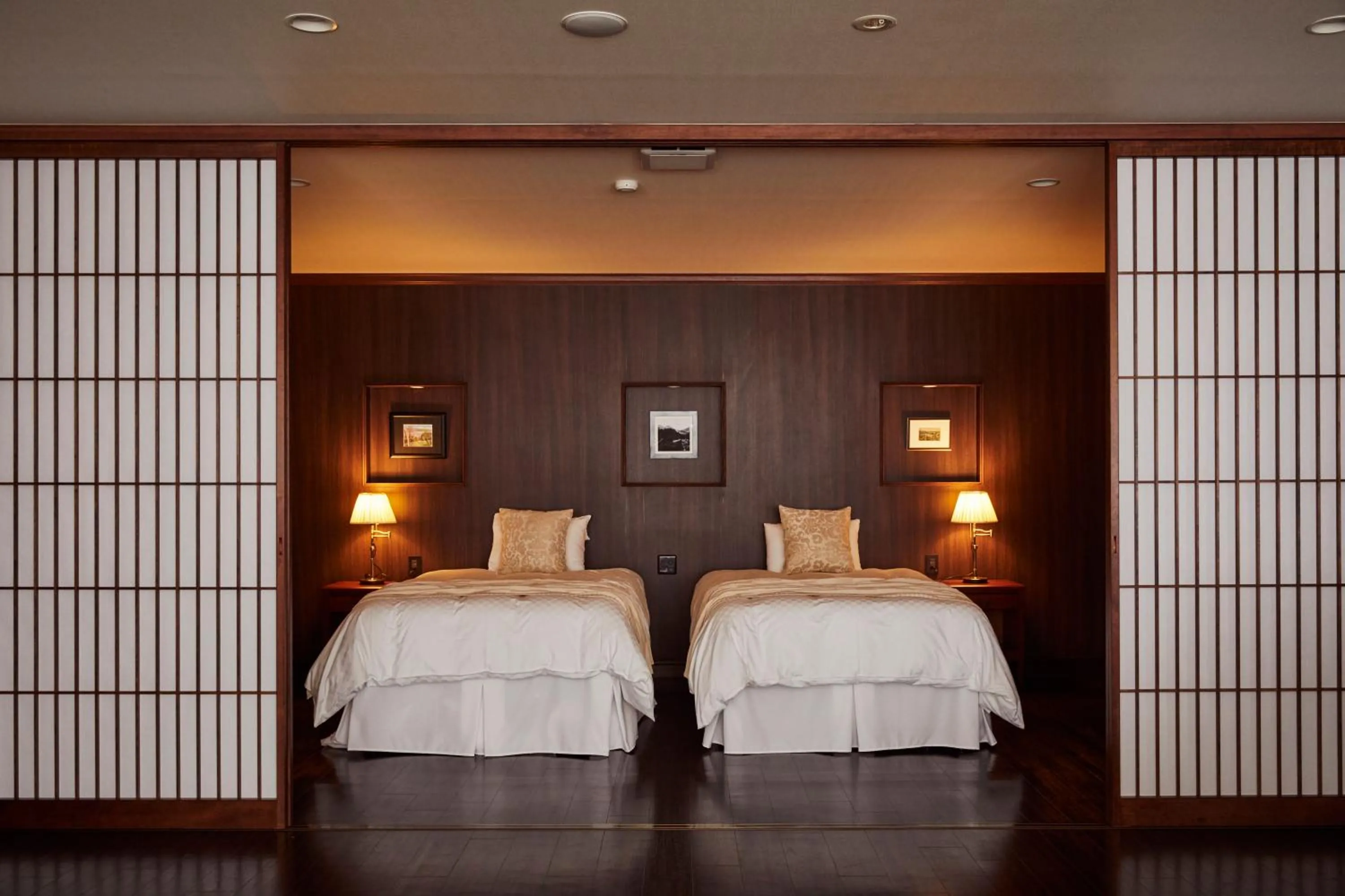 Photo of the whole room, Bed in Tateshina Shinyu Onsen