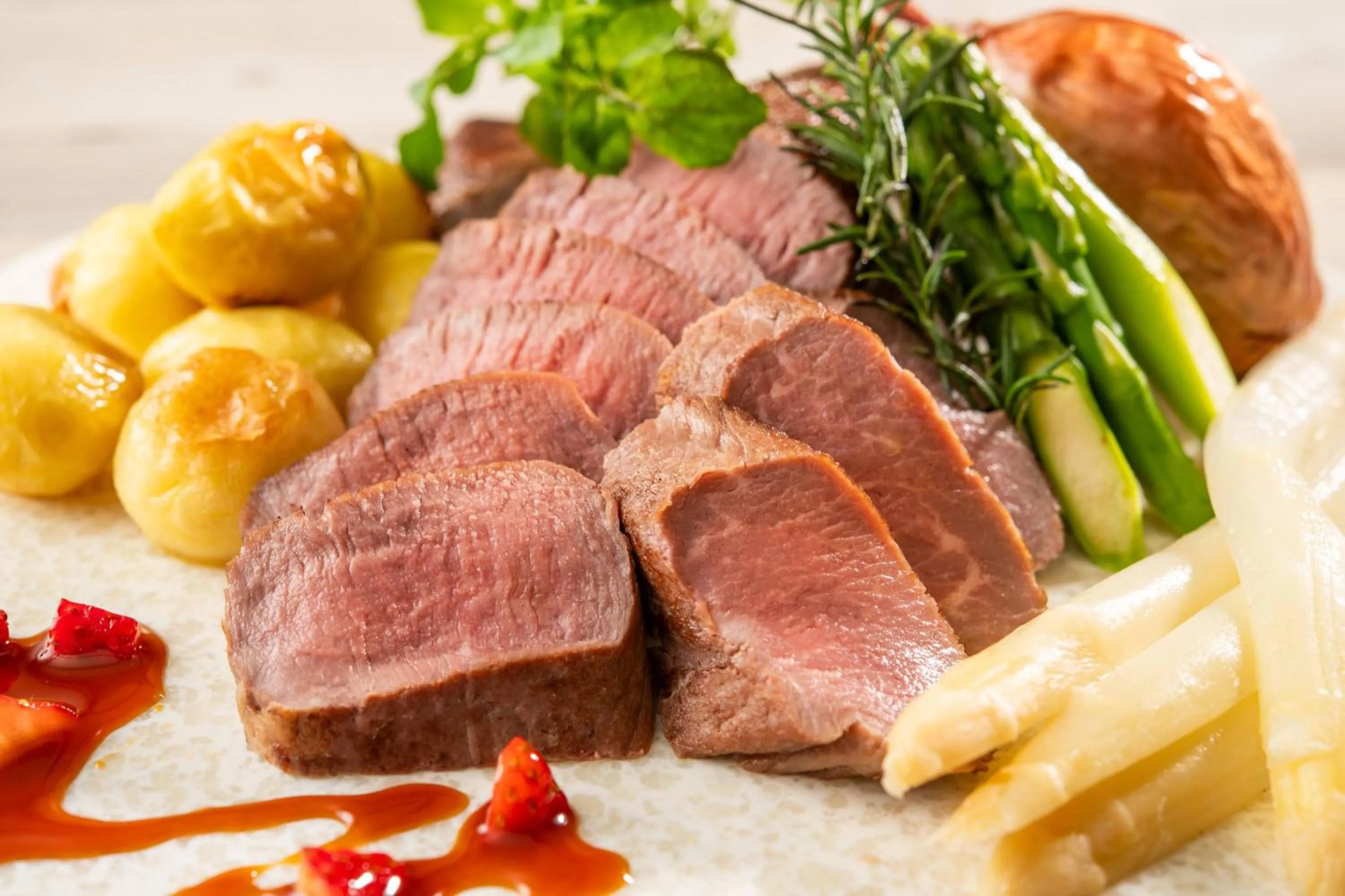 Dinner in Spa Resort Hawaiians Monolith Tower