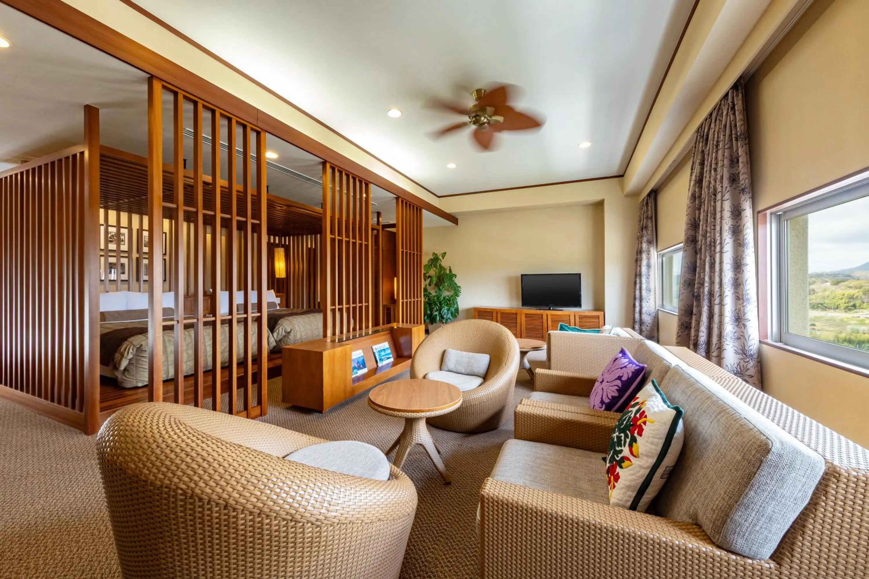 TV and multimedia in Spa Resort Hawaiians Monolith Tower