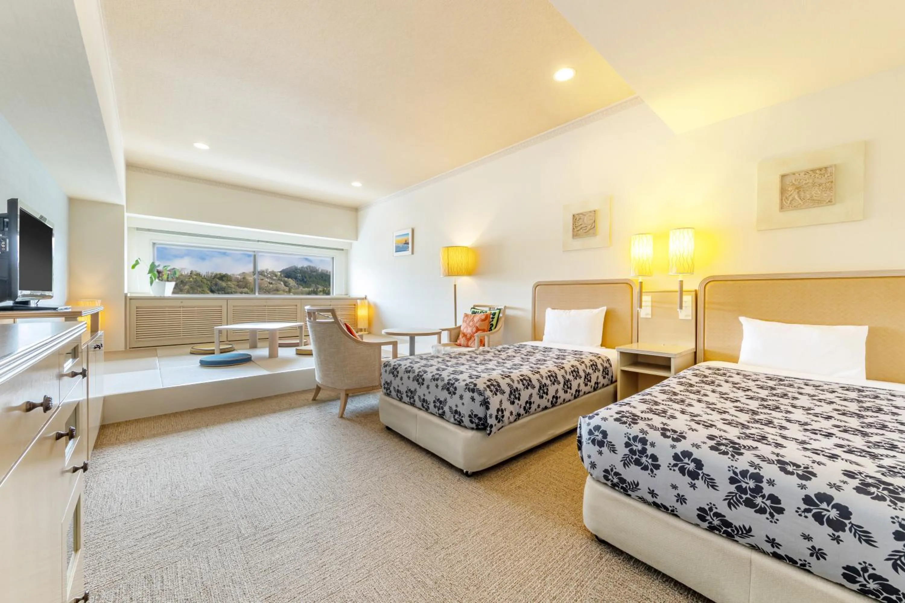 Bed in Spa Resort Hawaiians Monolith Tower