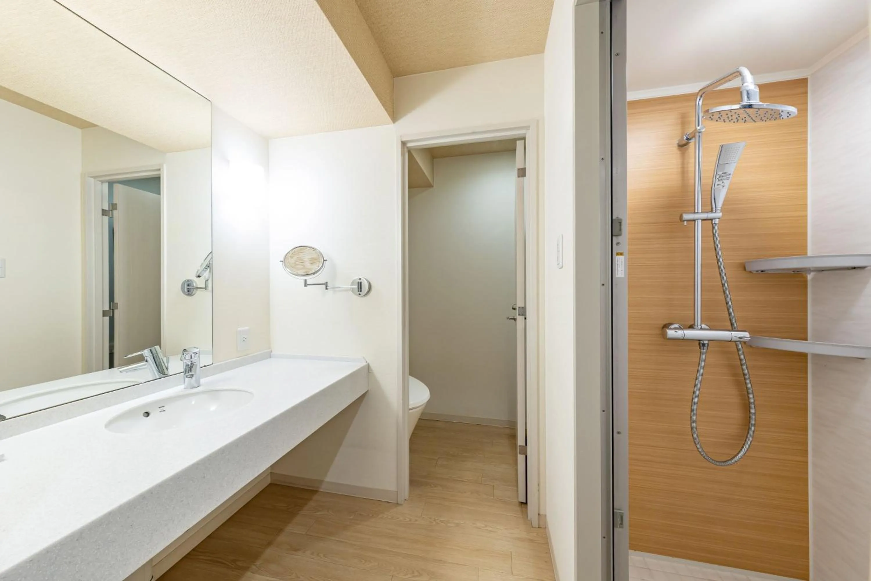 Bathroom in Spa Resort Hawaiians Monolith Tower