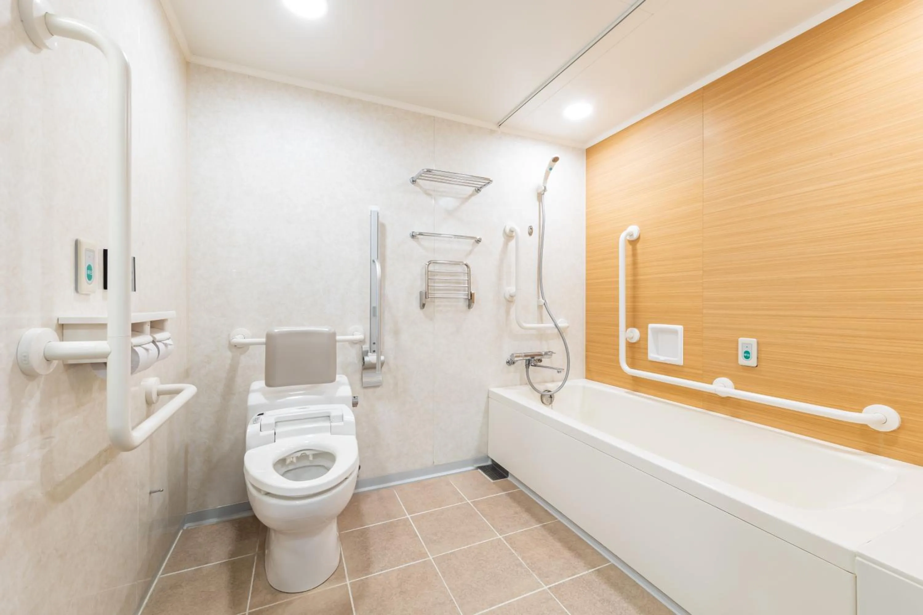 Toilet in Spa Resort Hawaiians Monolith Tower