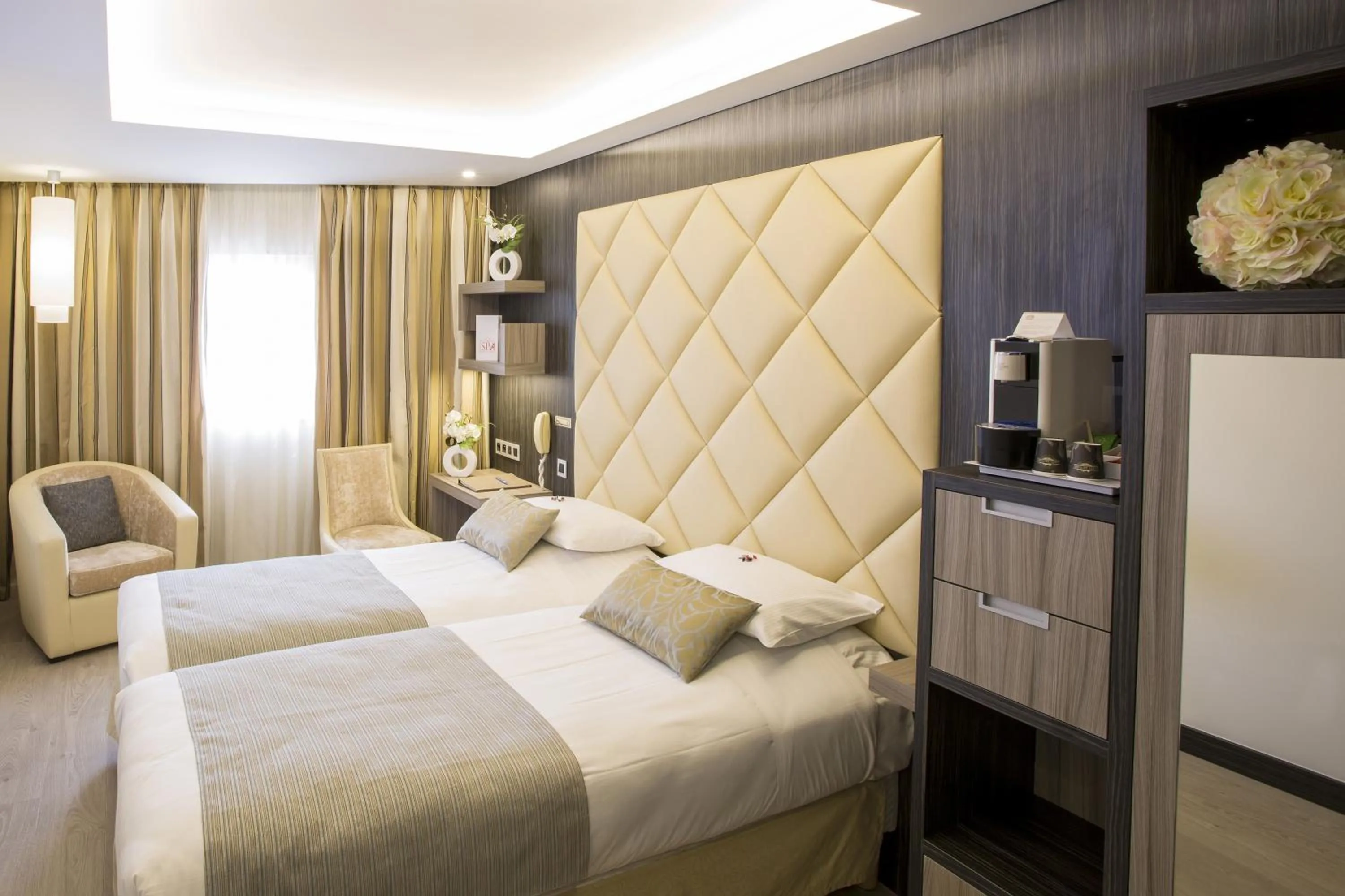 Bedroom, Bed in Best Western Plus Cannes Riviera