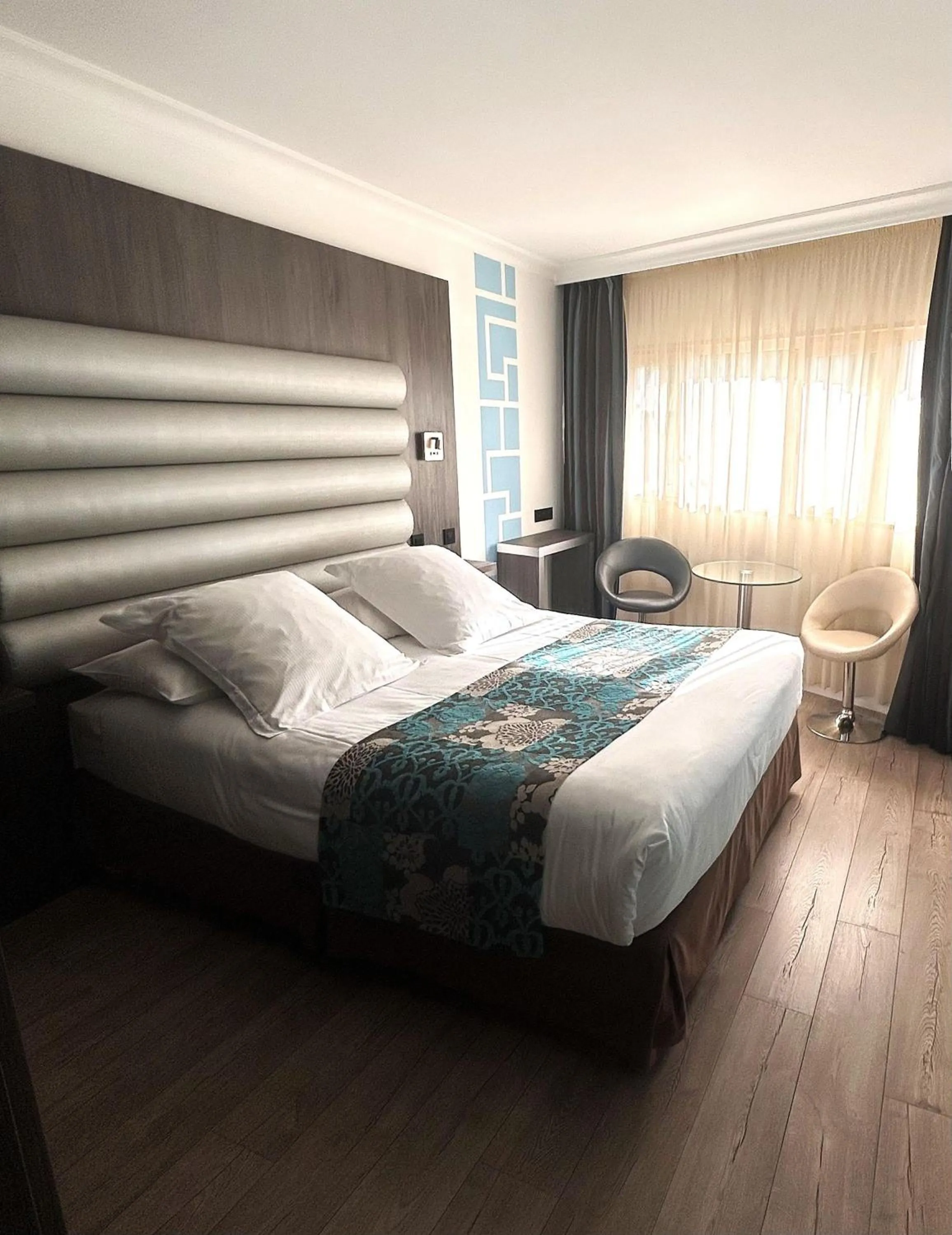 Bedroom, Bed in Best Western Plus Cannes Riviera & SPA