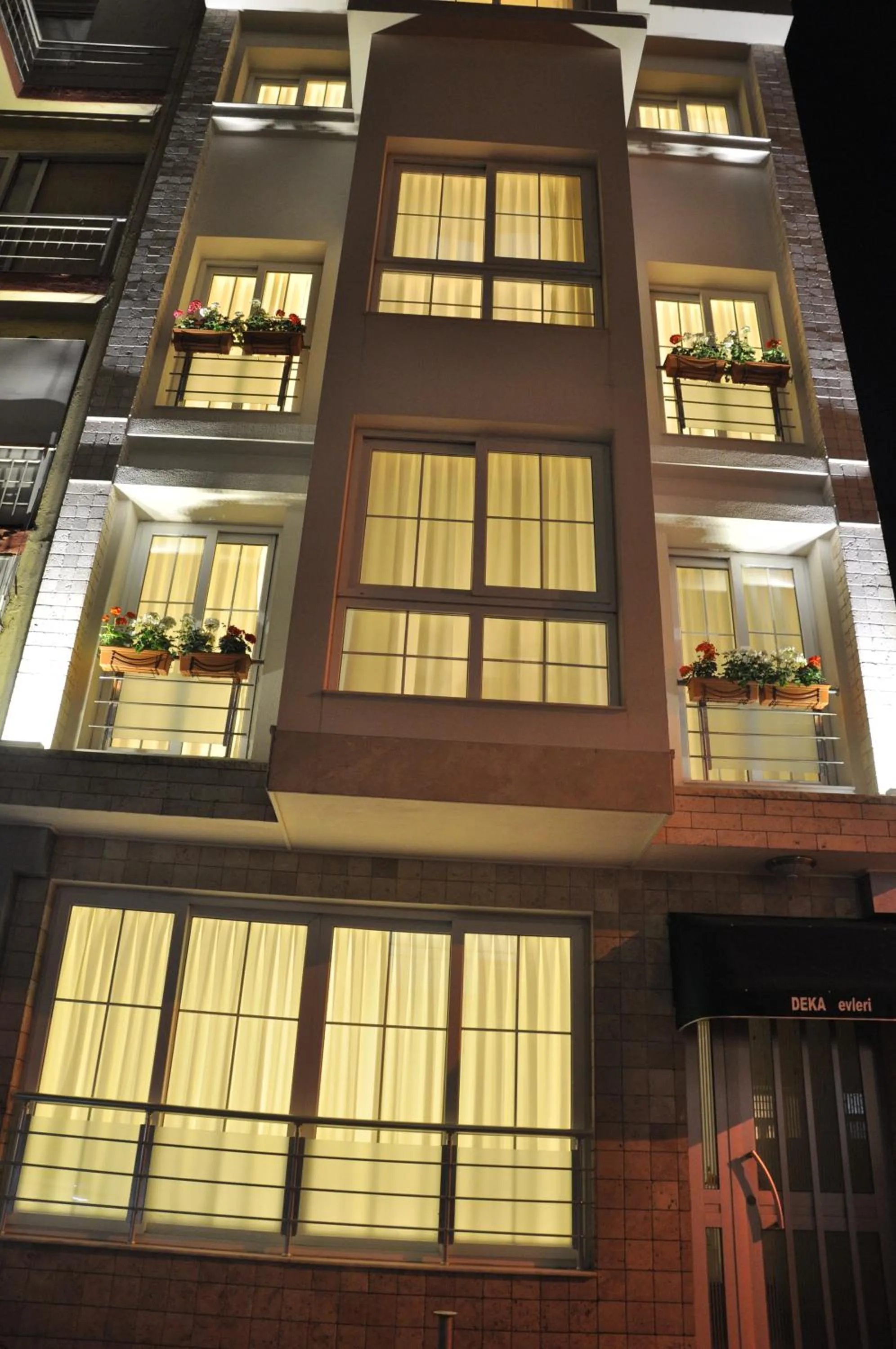 Property building in Deka Evleri