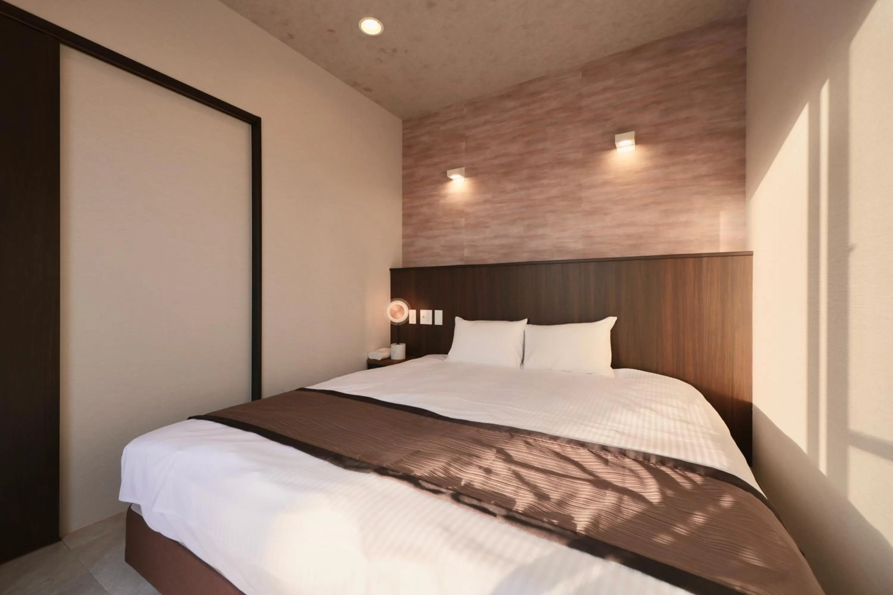 Bed in Crystal Villa Imgya