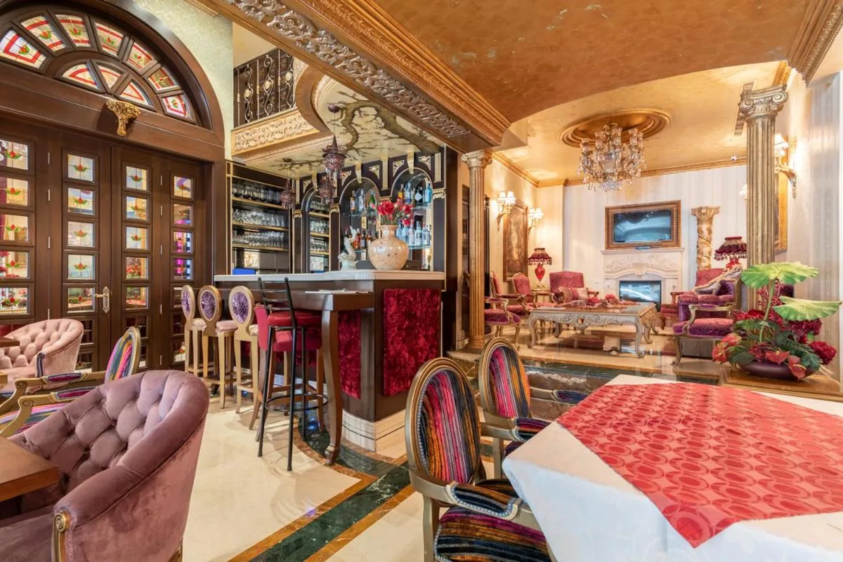 Seating area in Q Hotel