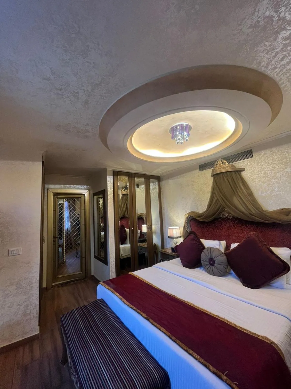 Photo of the whole room, Bed in Q Hotel