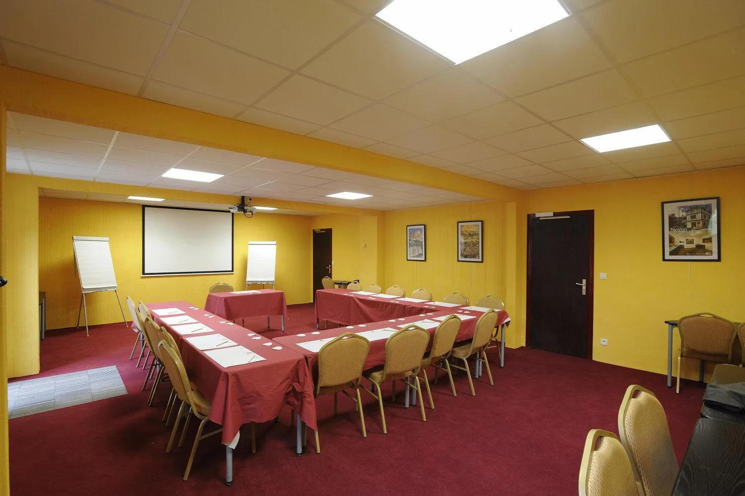 Business facilities in Cit'Hotel - Hotel Le Cèdre