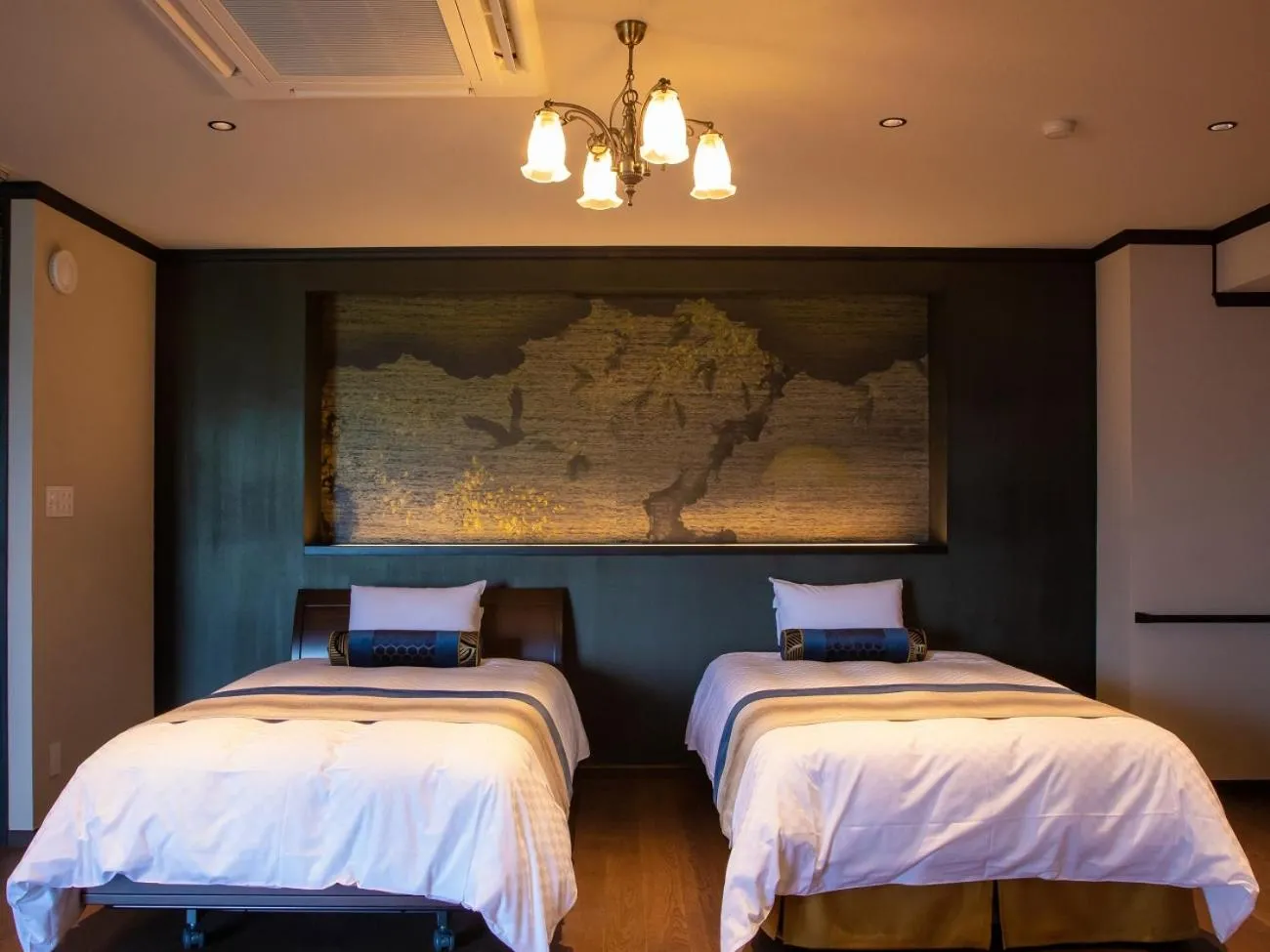 Bedroom, Bed in Kamisuwa Onsen Shinyu