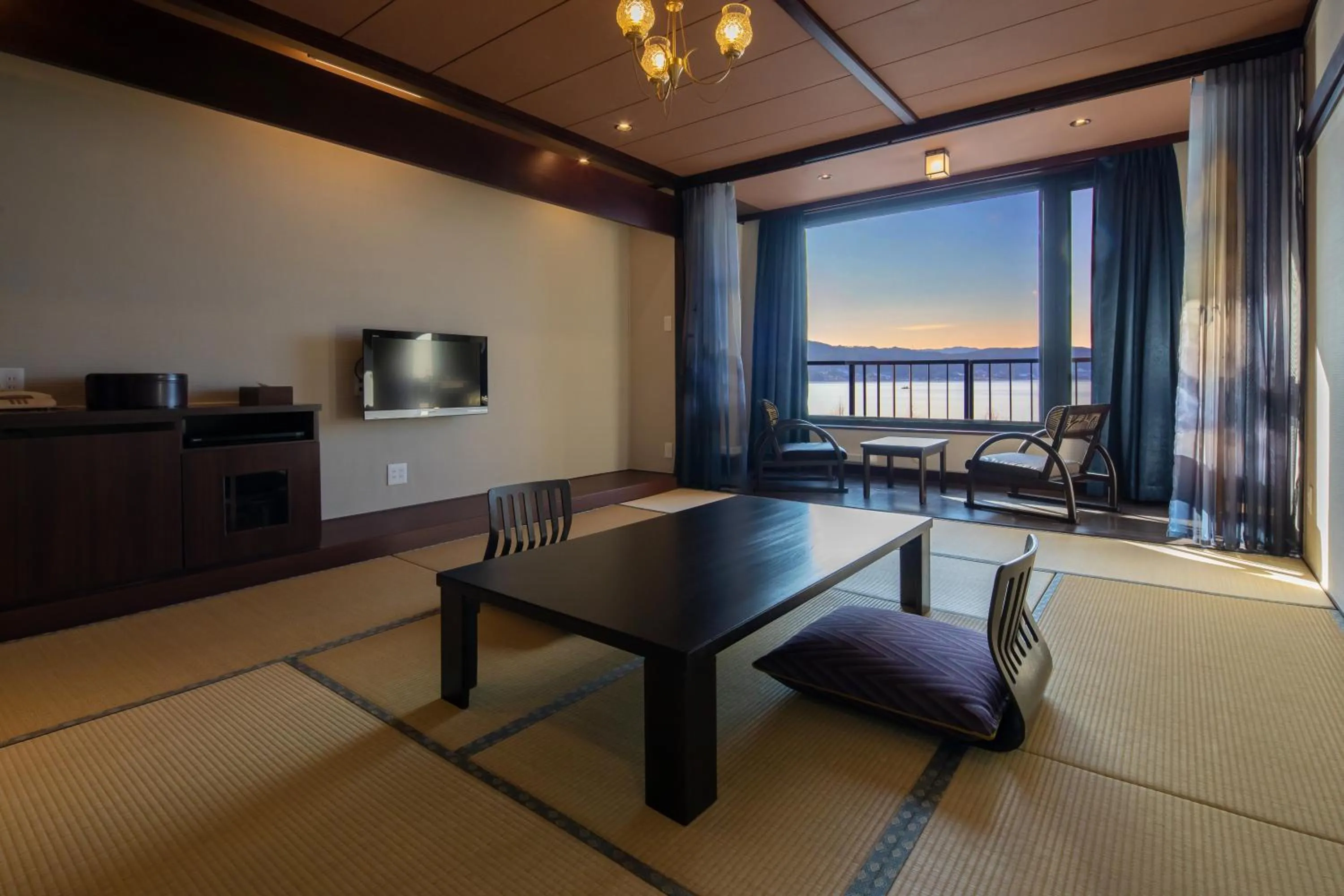 Photo of the whole room in Kamisuwa Onsen Shinyu