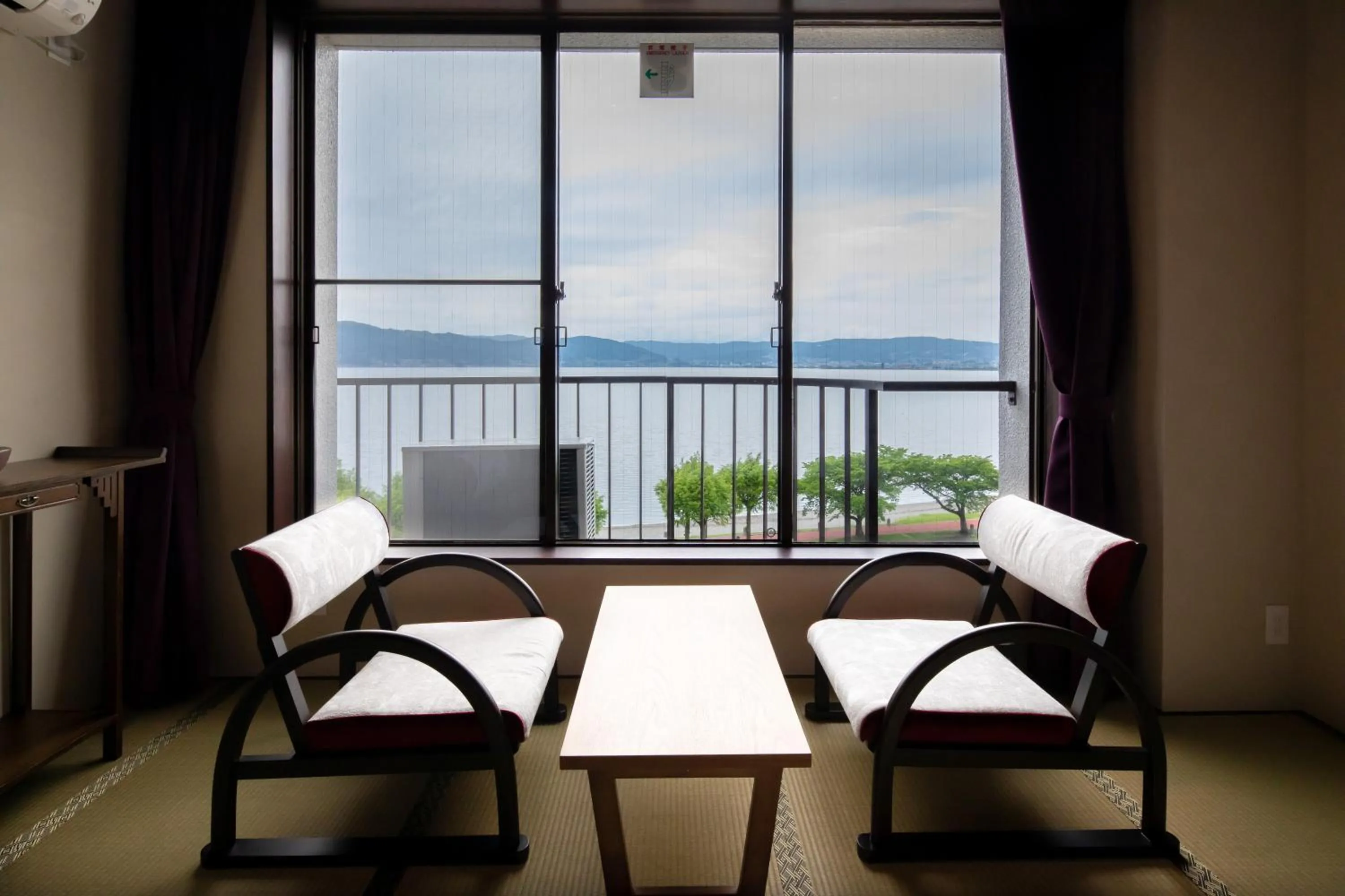 Lake view in Kamisuwa Onsen Shinyu