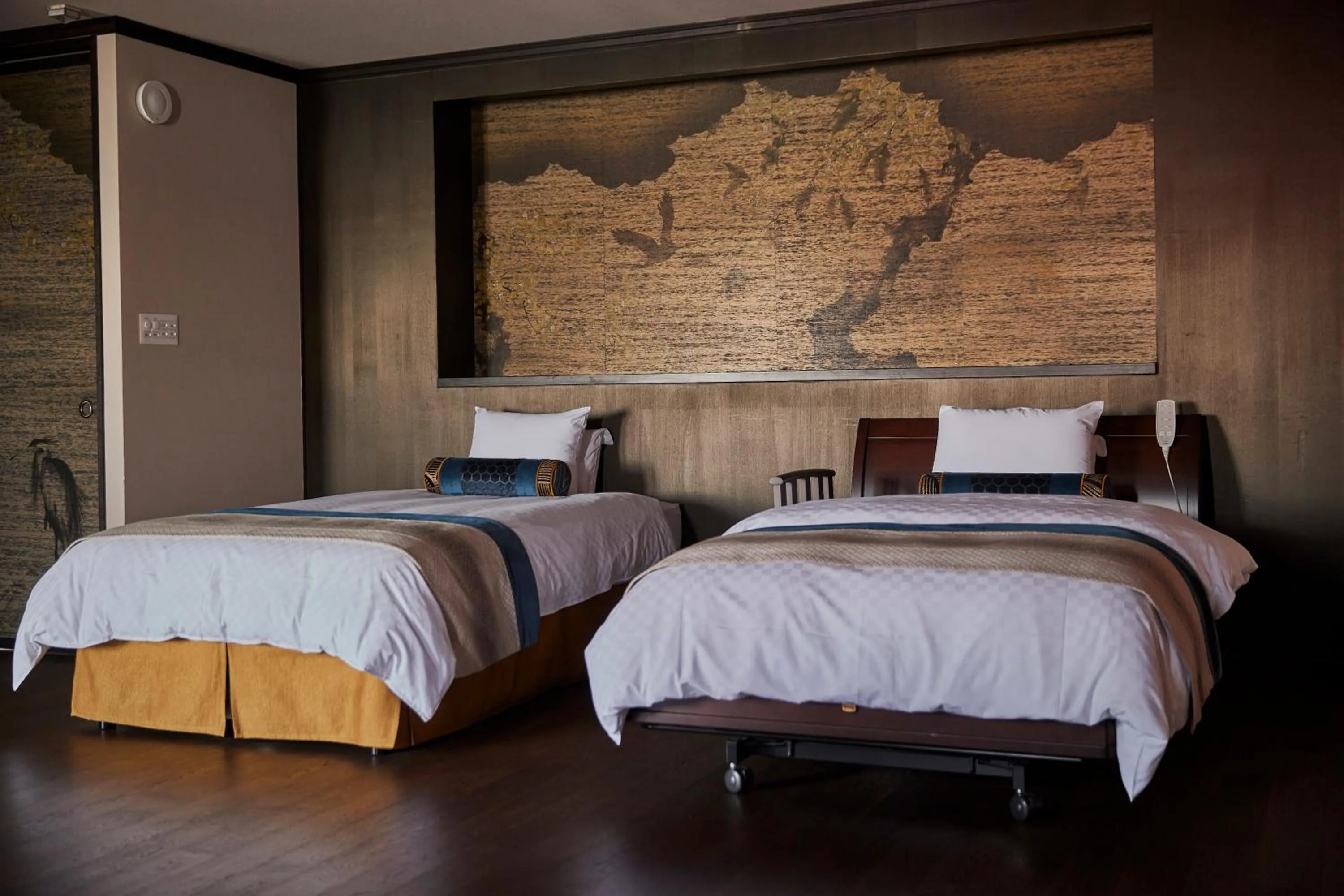 Photo of the whole room, Bed in Kamisuwa Onsen Shinyu