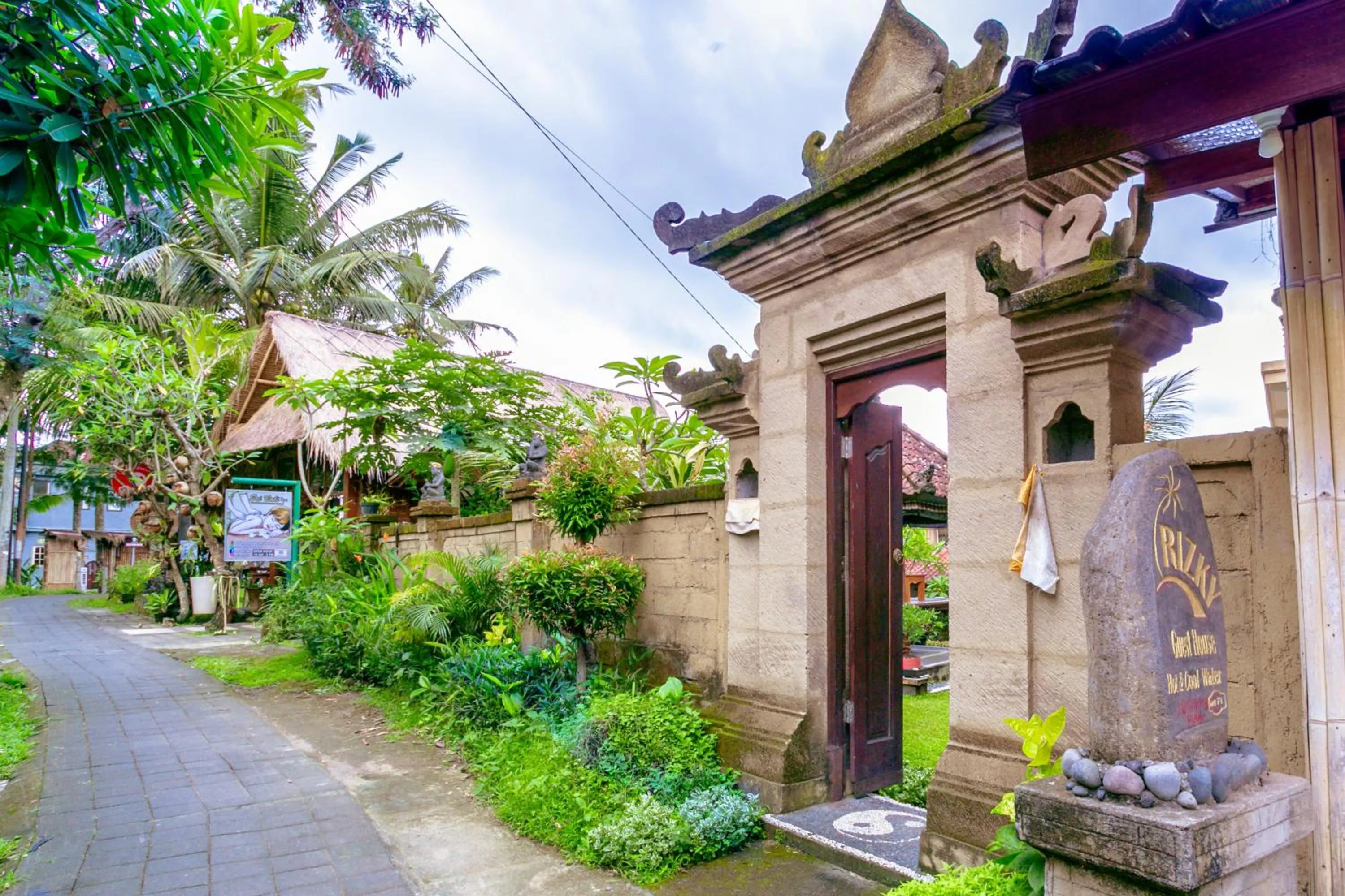 Property building in Rizky Guesthouse