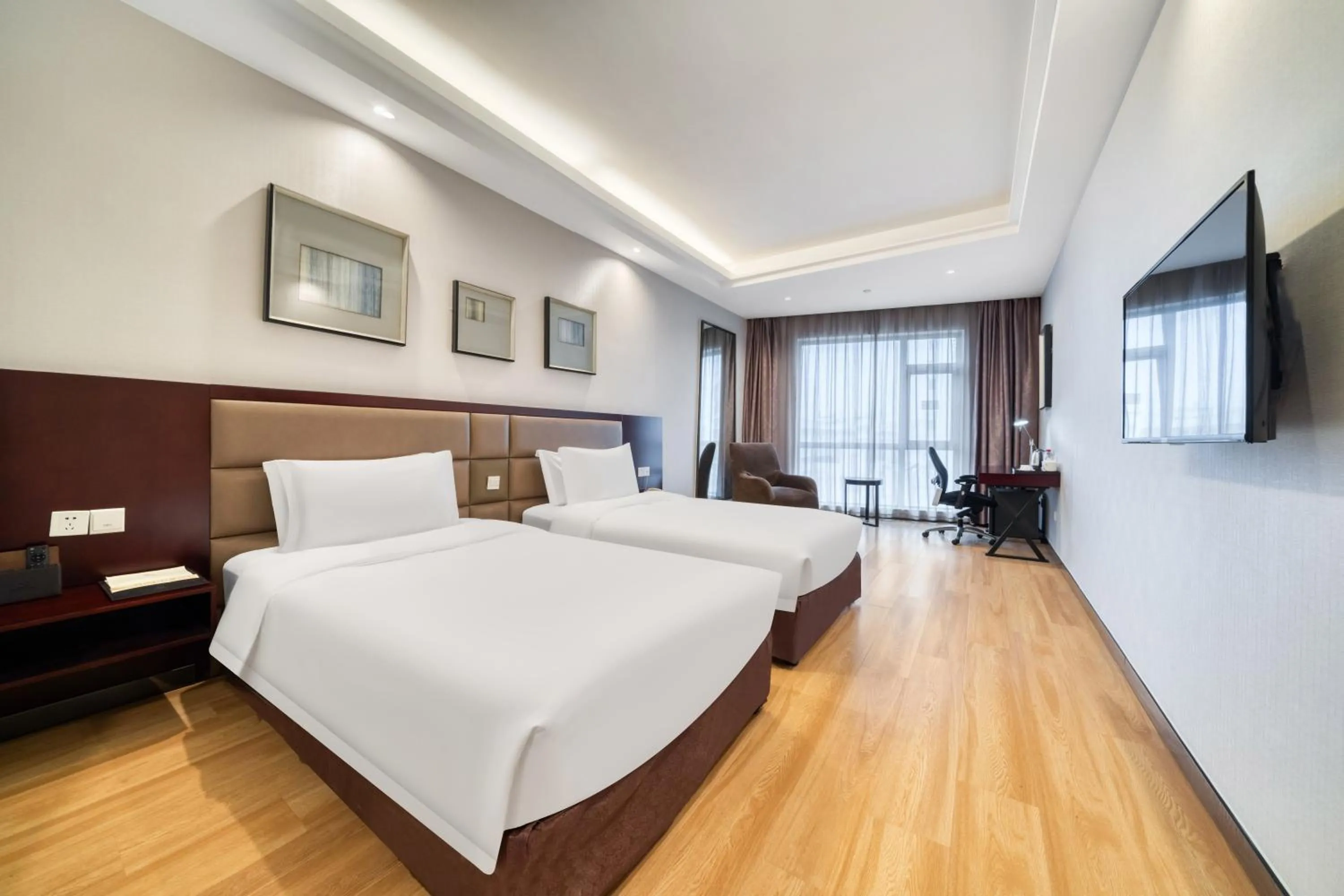 Bedroom, Bed in 义乌国际大厦酒店