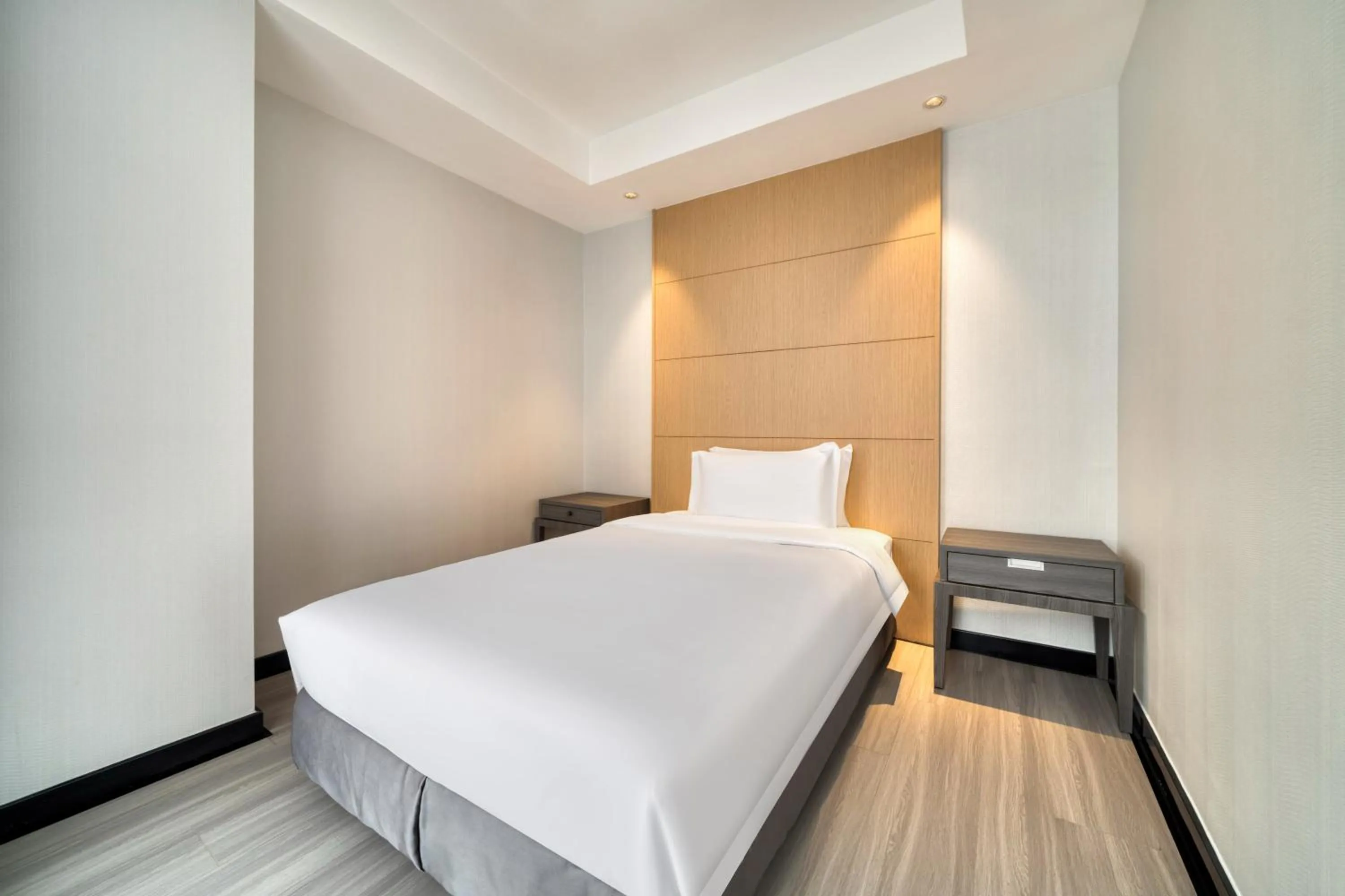 Bedroom, Bed in 义乌国际大厦酒店