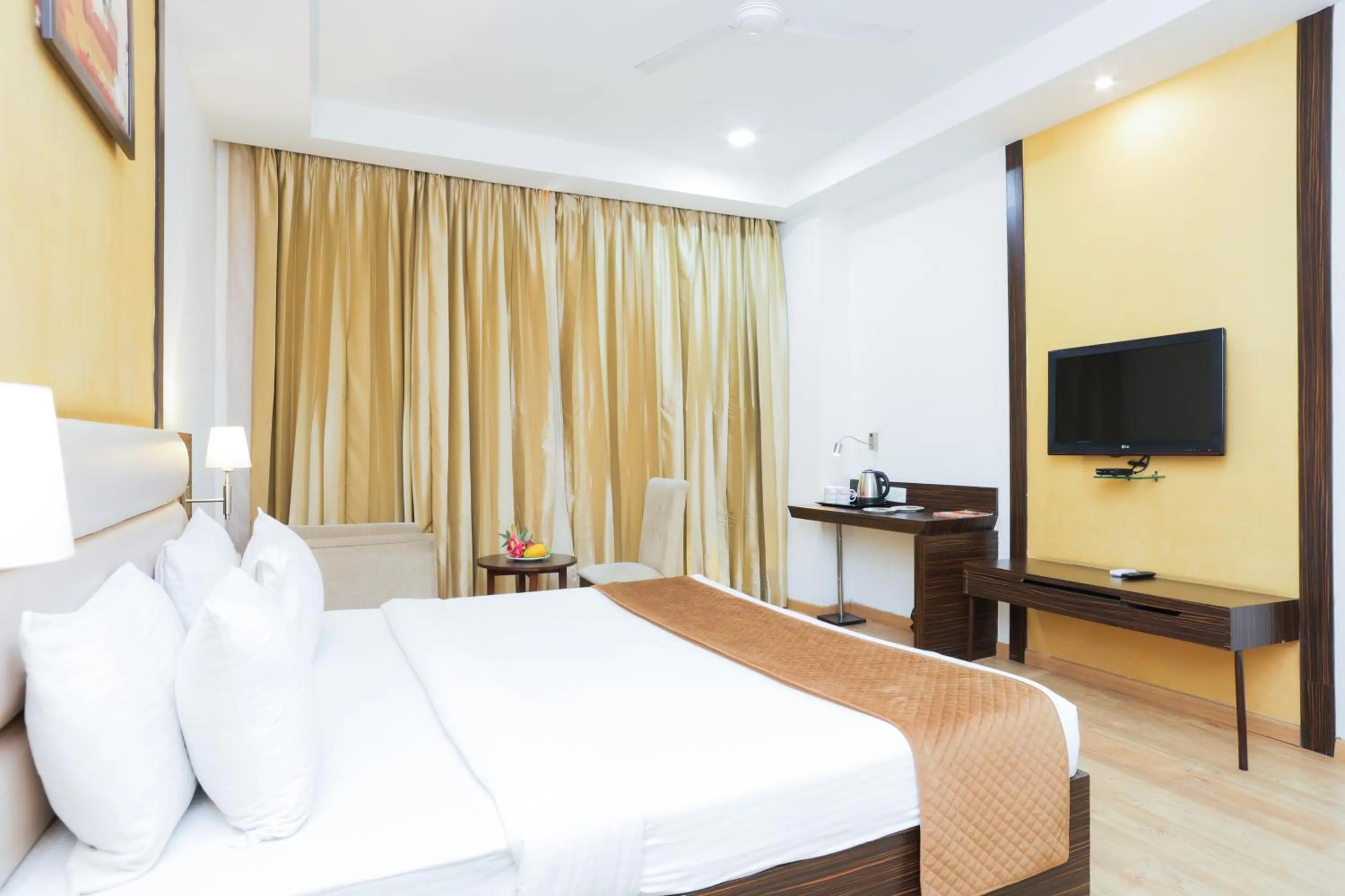 Bedroom, Bed in Hyphen Premier-Business Hotel