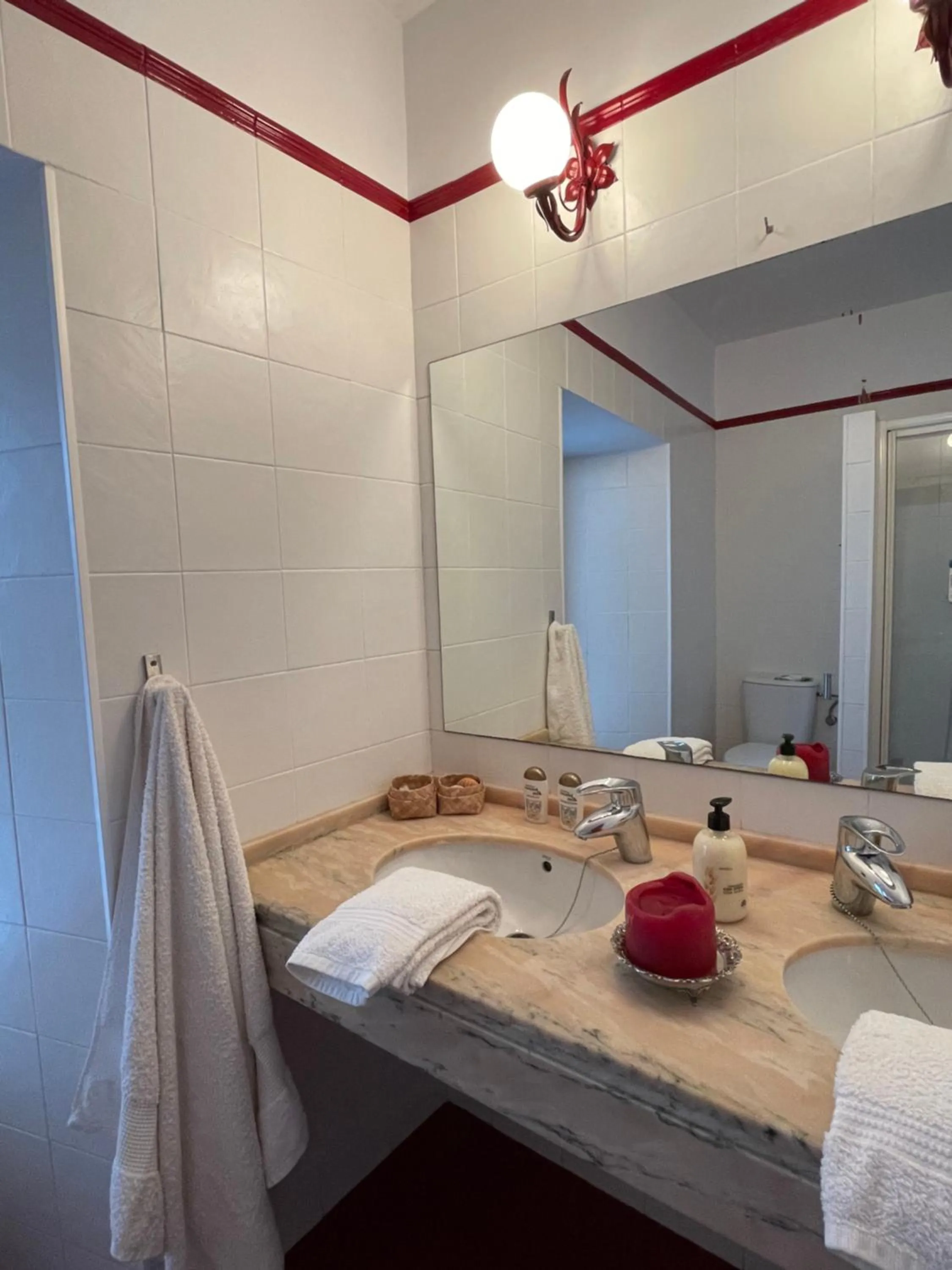 Bathroom, Bed in Casa Antigua - Terraza con Vistas al Mar