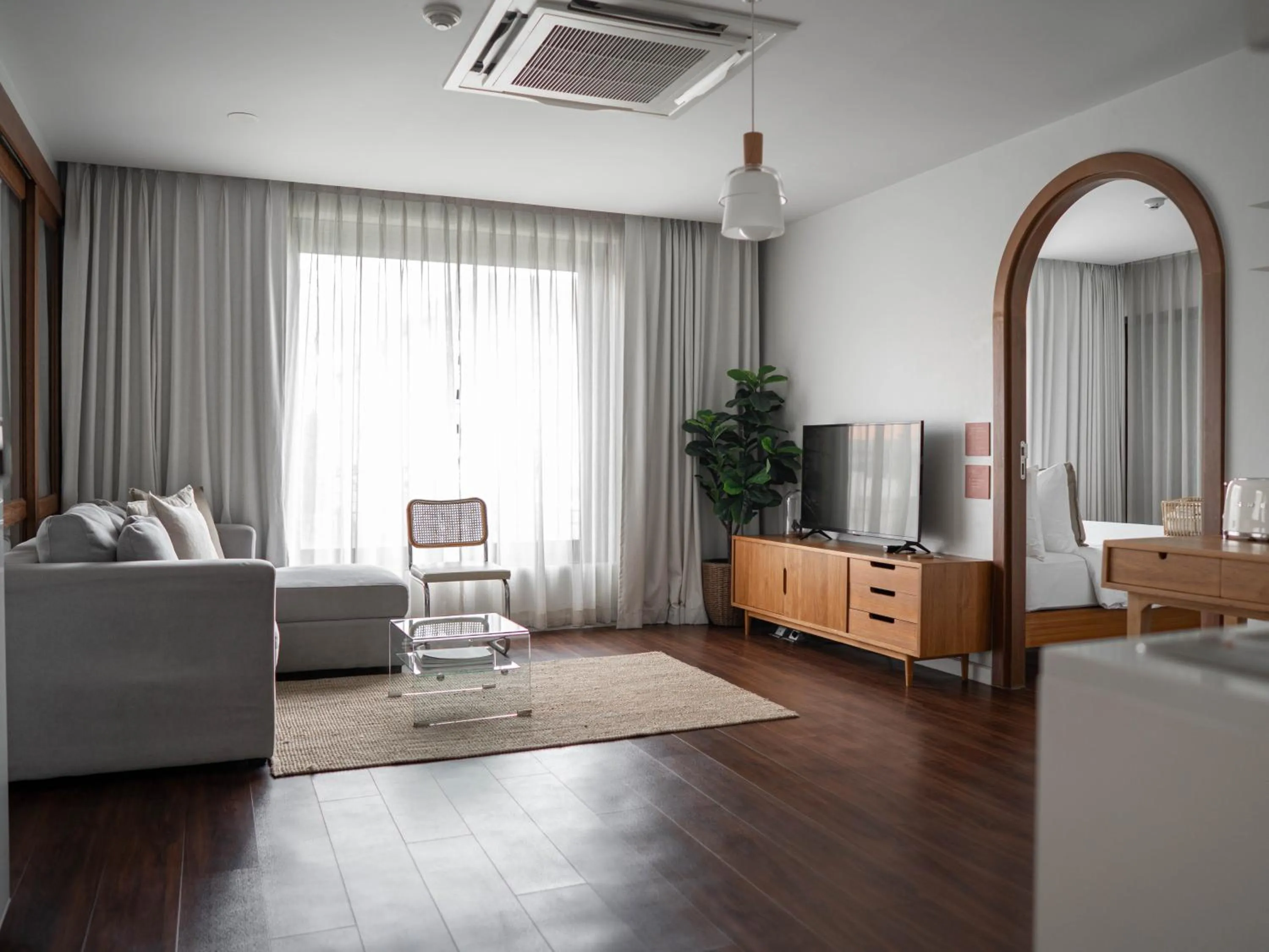 Living room in The Earth Hotel