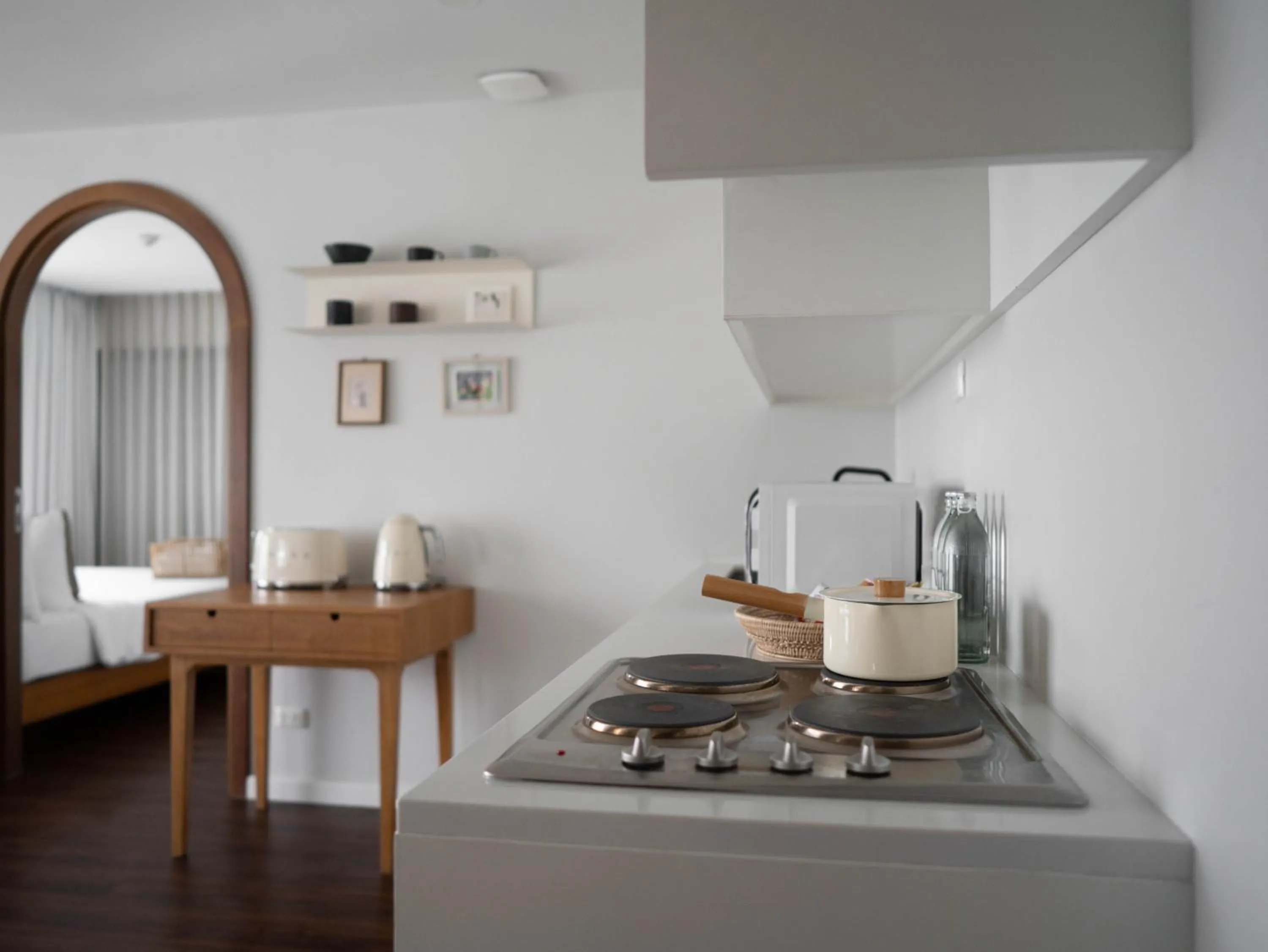 Living room in The Earth Hotel