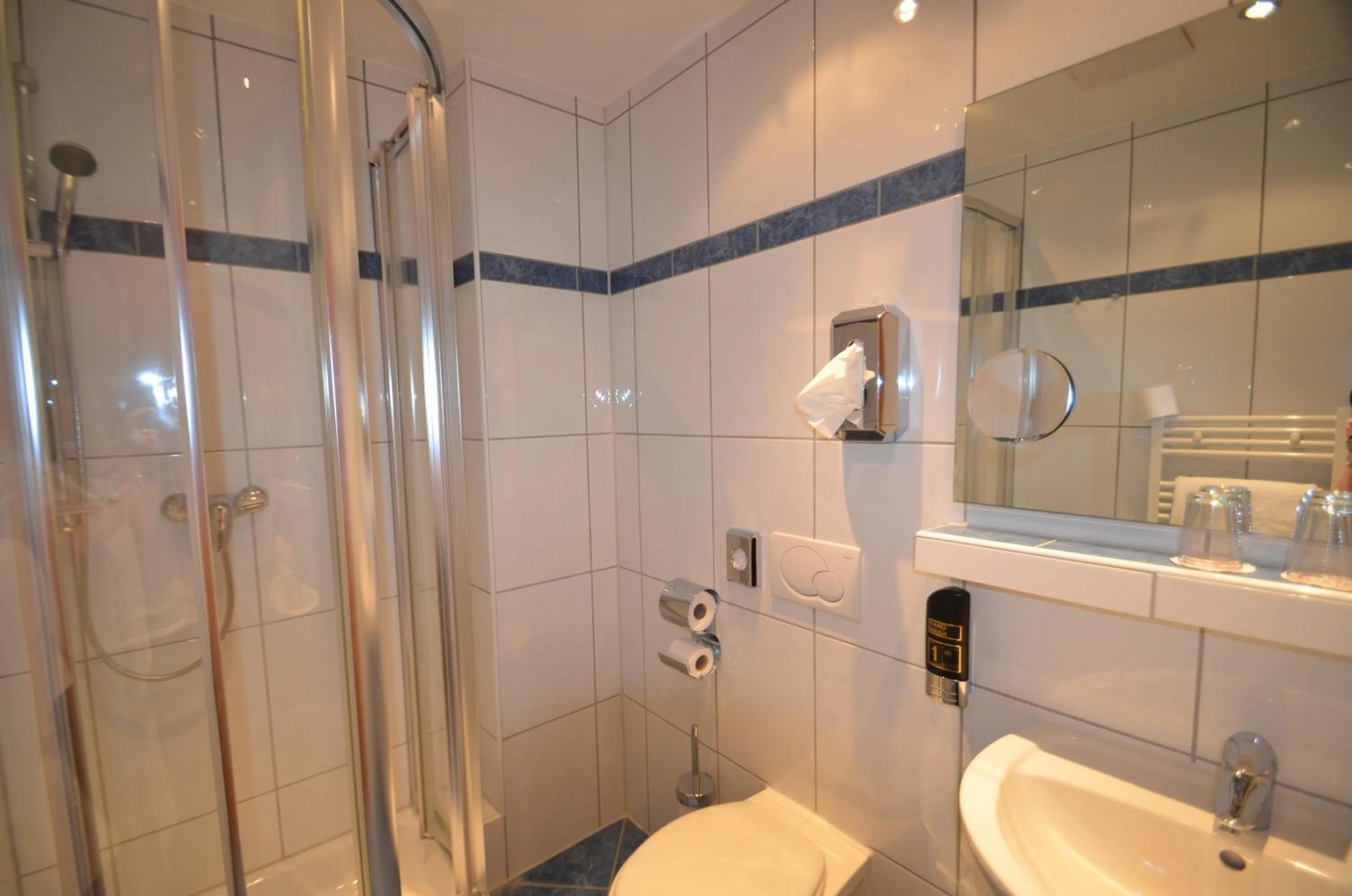 Bathroom in Hotel Zwei Mohren