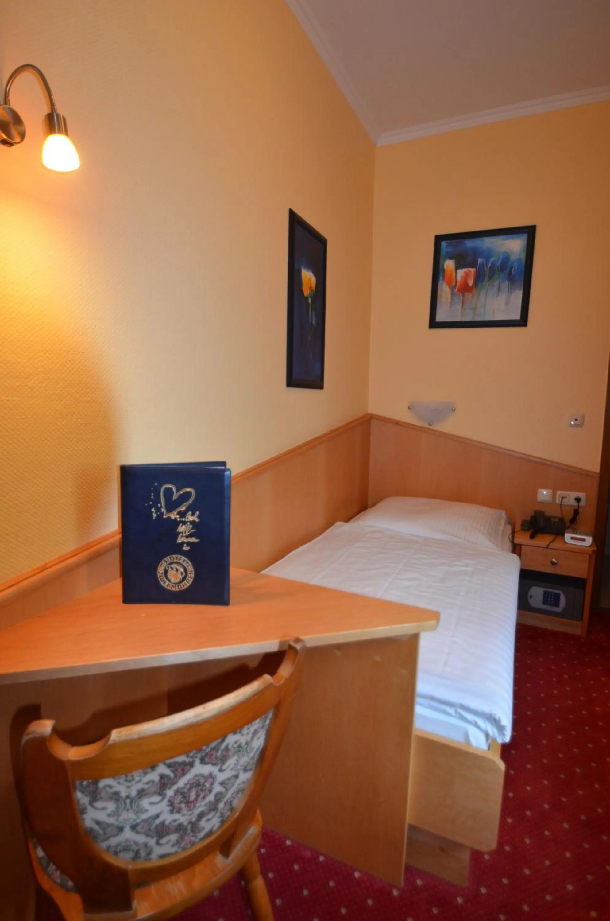 Bed in Hotel Zwei Mohren