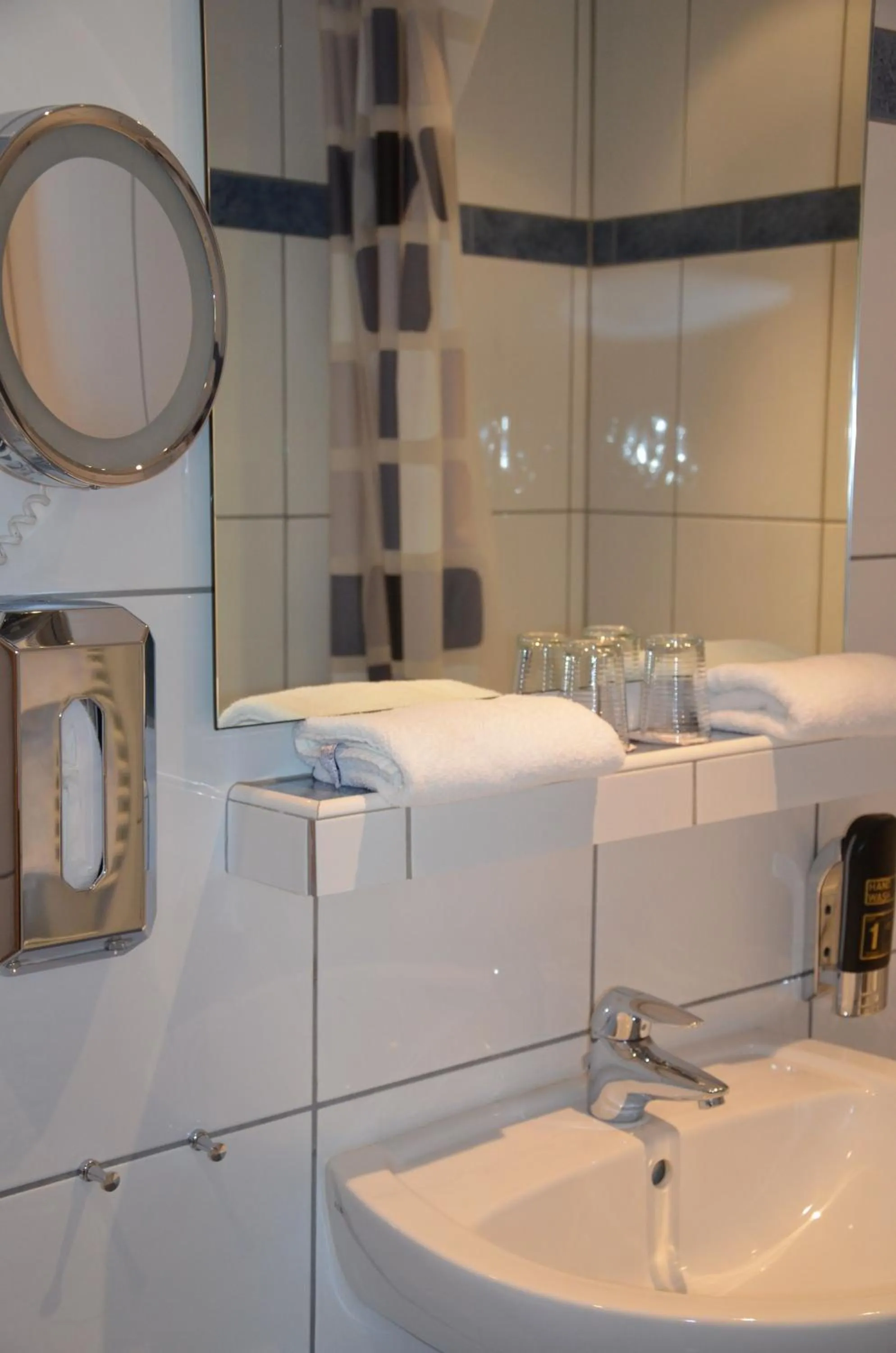 Bathroom in Hotel Zwei Mohren