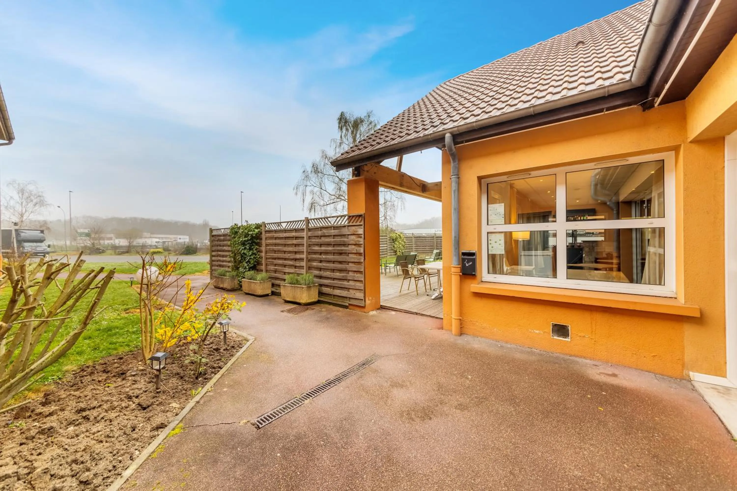 Balcony/Terrace in Comfort Hotel Orleans Saran