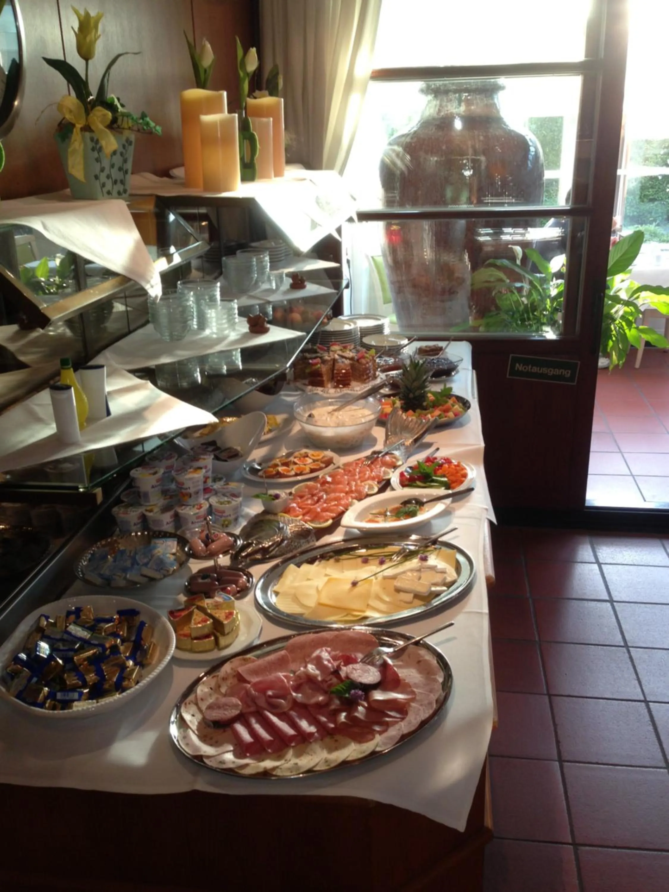 Buffet breakfast in Hotel am Krone Park