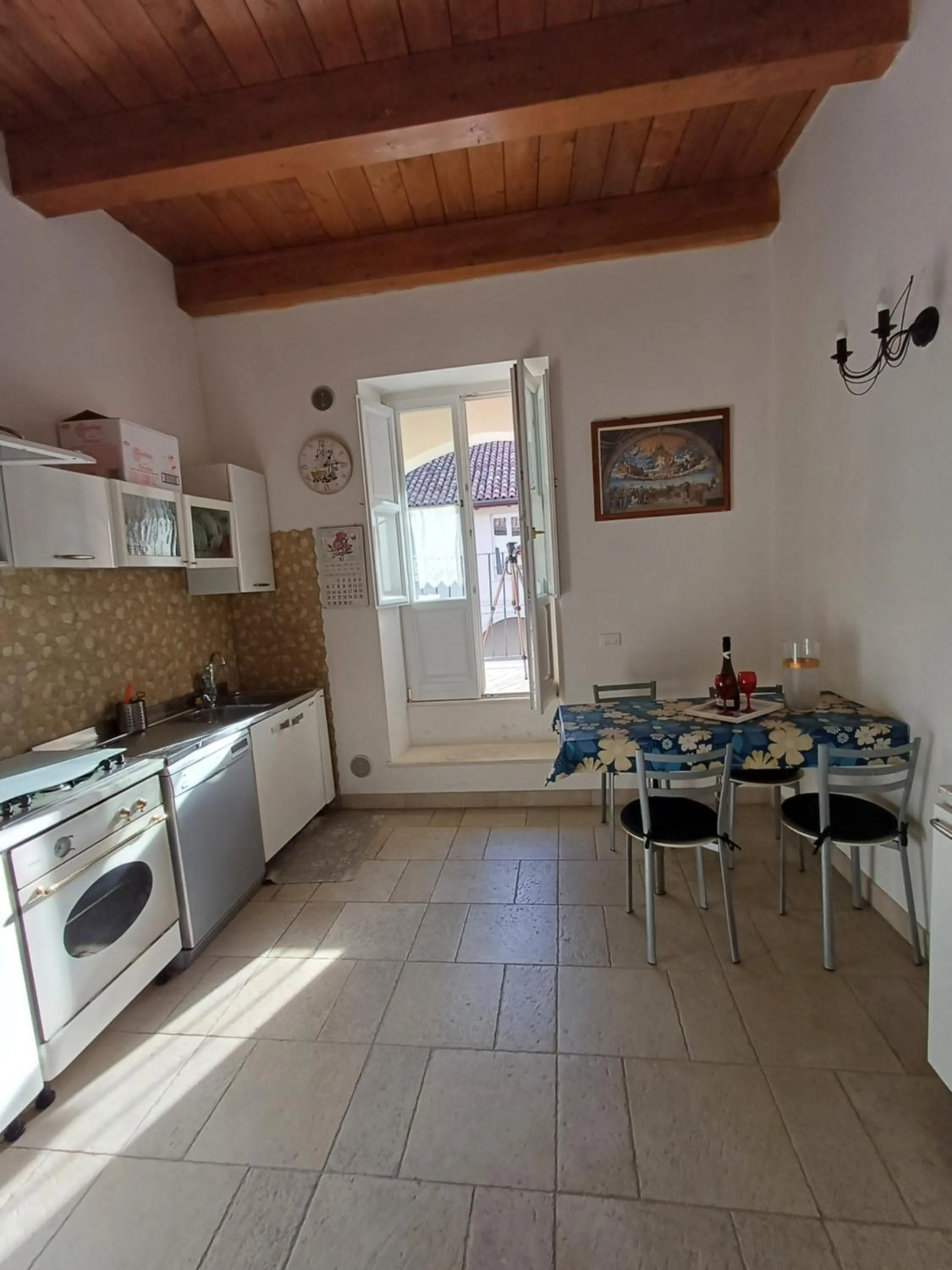 Kitchen or kitchenette in Aquila Antica