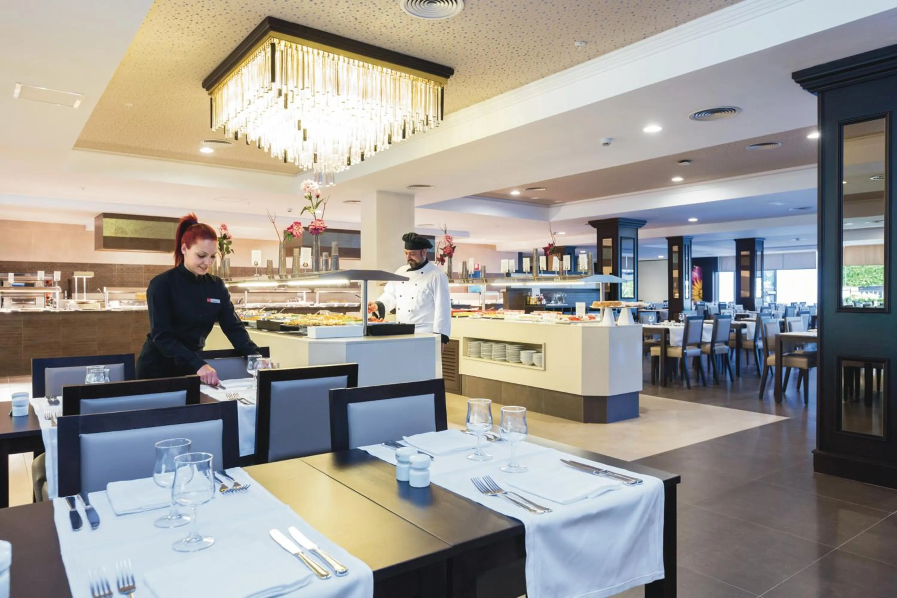 Restaurant/places to eat in Hotel Riu Bravo - 0'0 All Inclusive